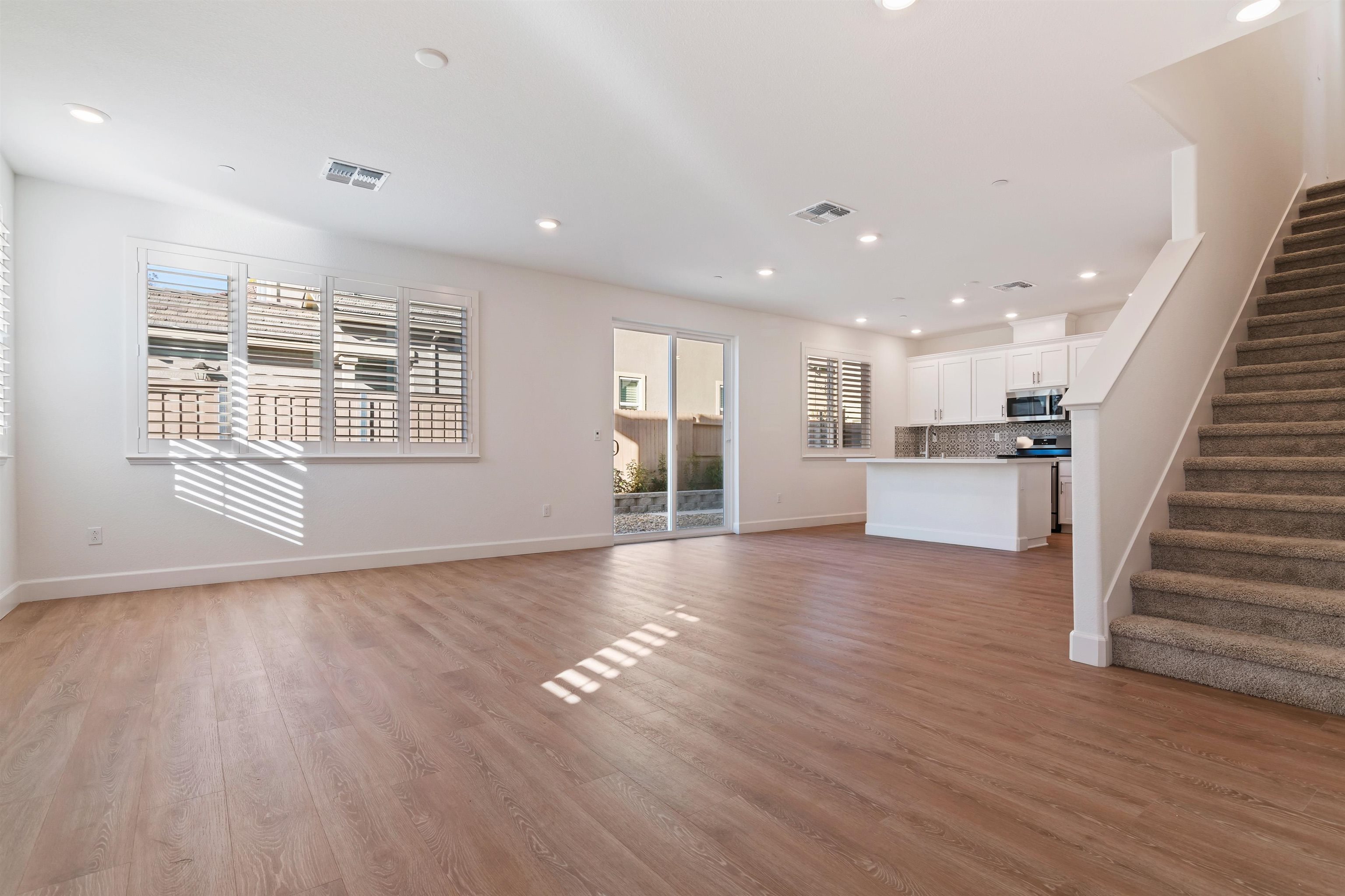 Detail Gallery Image 4 of 32 For 3012 Vasquez Ct, Vacaville,  CA 95688 - 4 Beds | 3 Baths