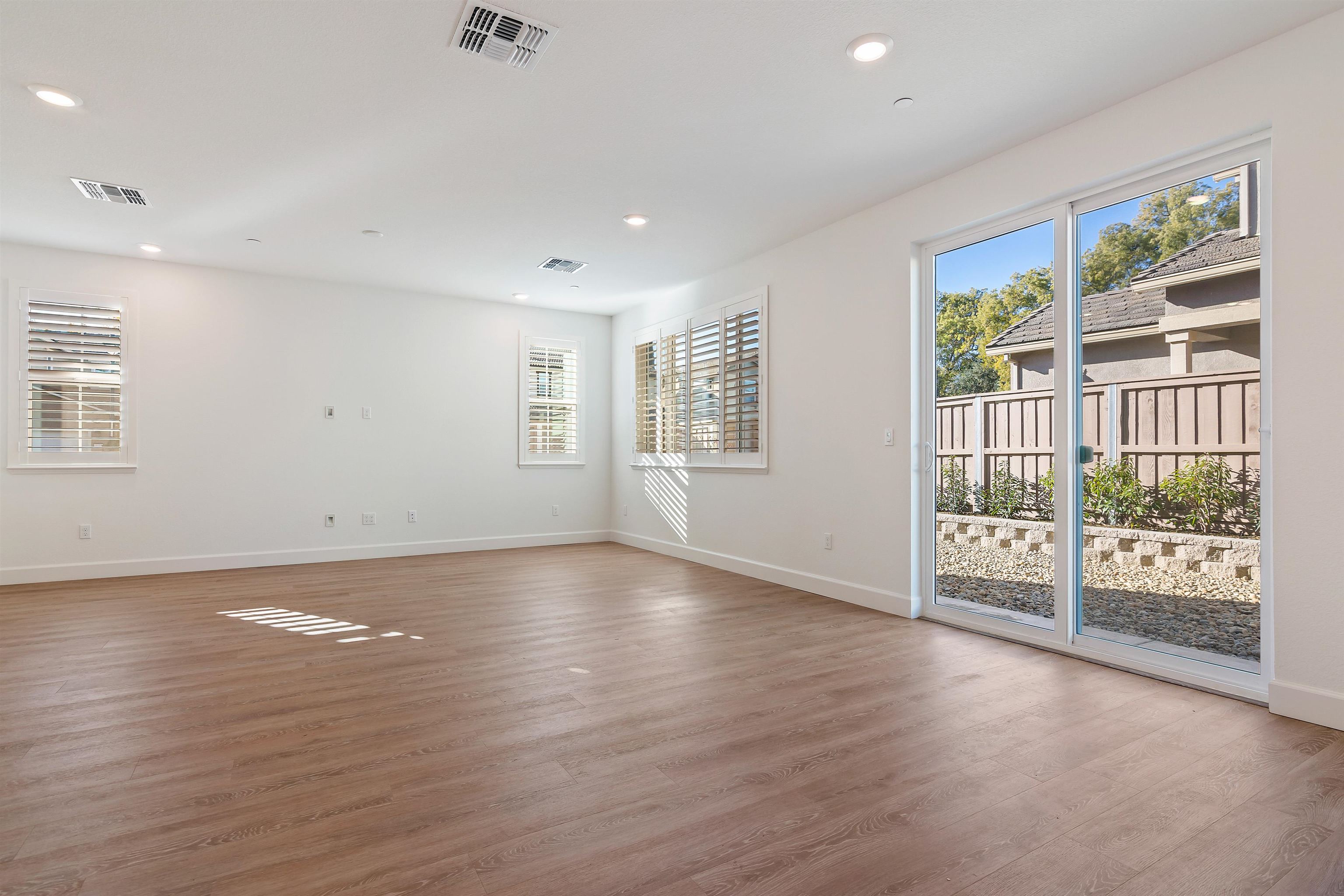 Detail Gallery Image 8 of 32 For 3012 Vasquez Ct, Vacaville,  CA 95688 - 4 Beds | 3 Baths