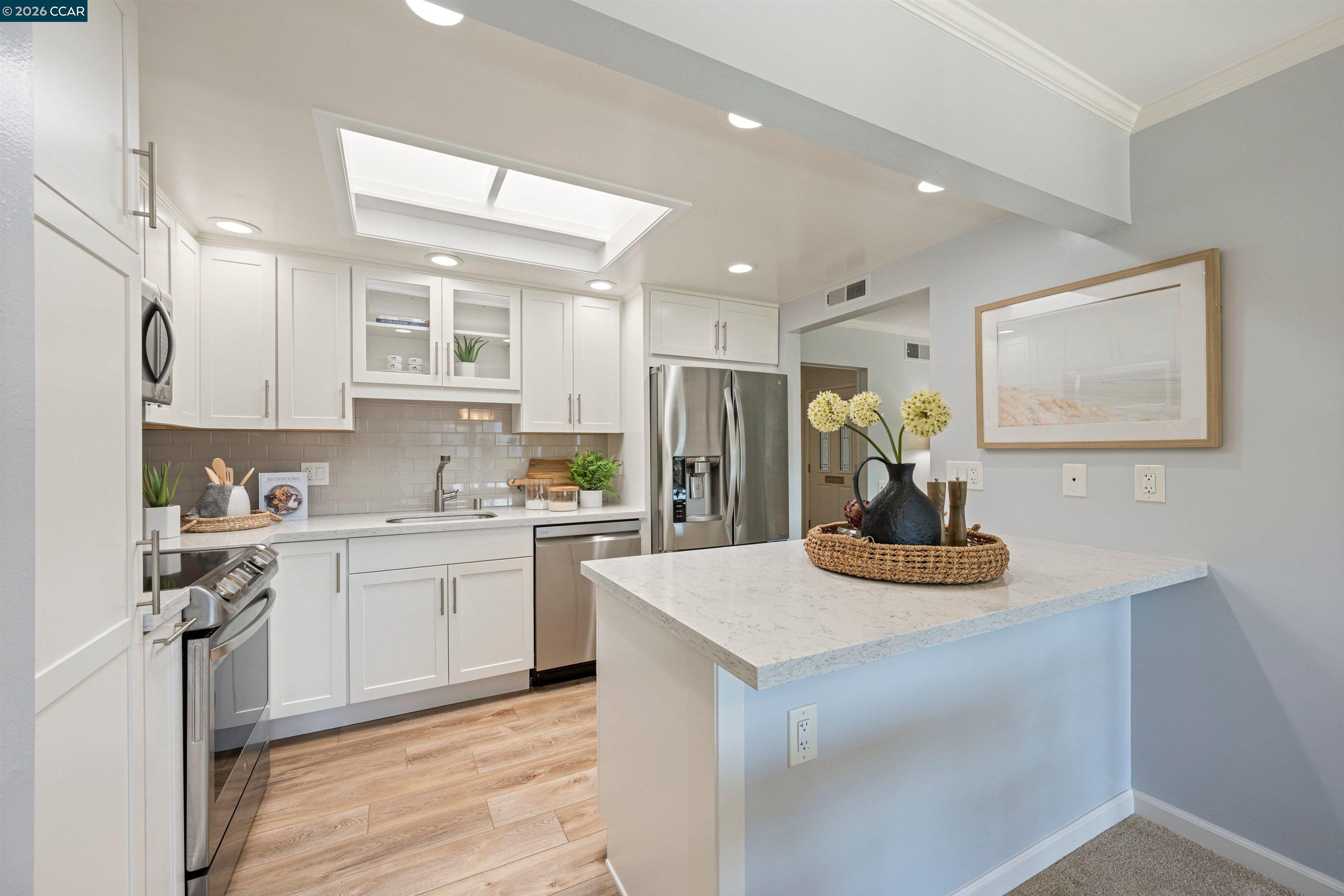 Detail Gallery Image 14 of 47 For 2817 Golden Rain Rd #7,  Walnut Creek,  CA 94595 - 2 Beds | 1 Baths