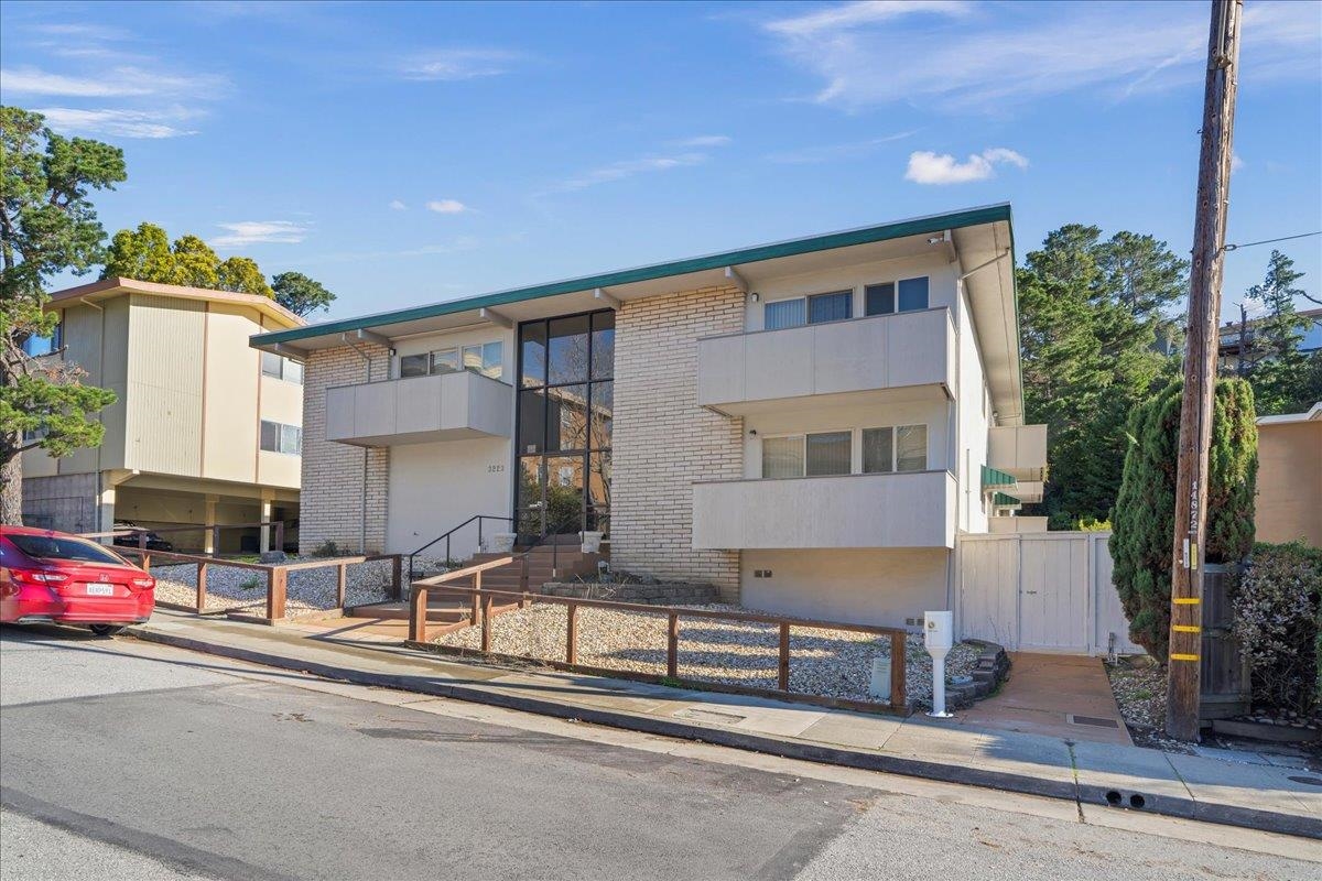 Detail Gallery Image 3 of 21 For 3223 Glendora Dr, San Mateo,  CA 94403 - – Beds | – Baths