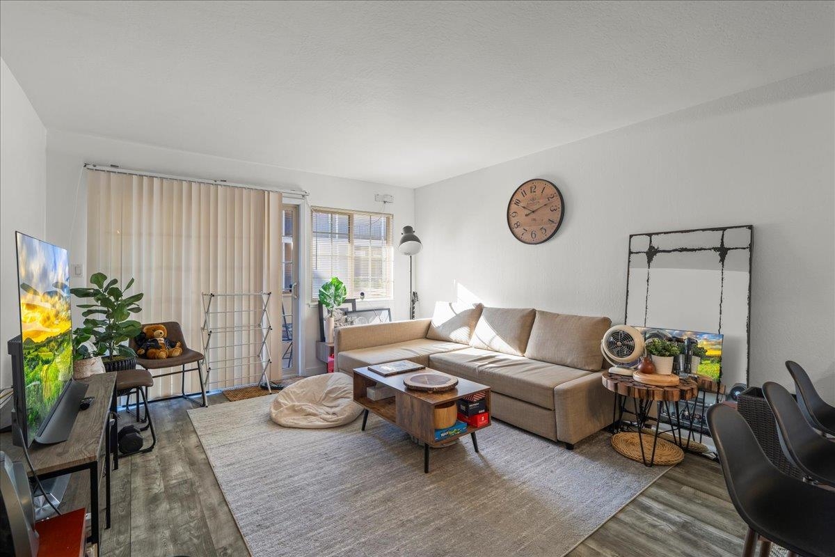 Detail Gallery Image 6 of 21 For 3223 Glendora Dr, San Mateo,  CA 94403 - – Beds | – Baths