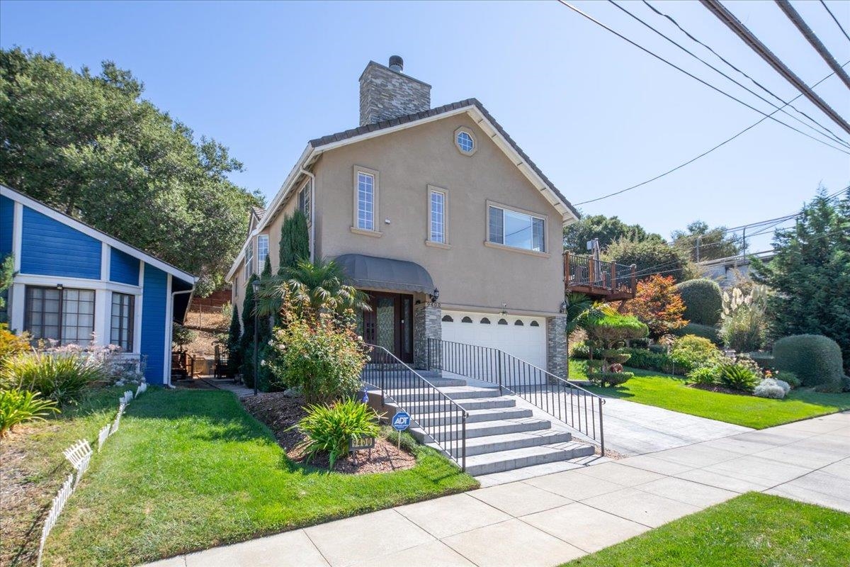 Detail Gallery Image 2 of 31 For 9400 Mountain Blvd, Oakland,  CA 94605 - 5 Beds | 3 Baths