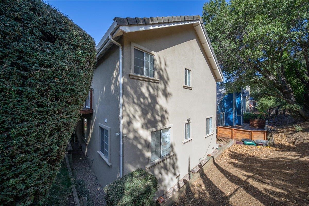 Detail Gallery Image 26 of 31 For 9400 Mountain Blvd, Oakland,  CA 94605 - 5 Beds | 3 Baths