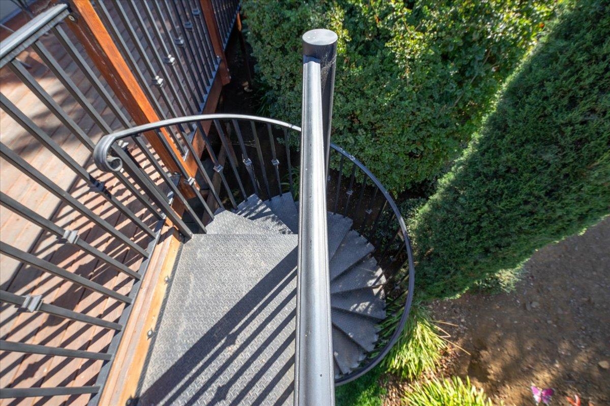 Detail Gallery Image 30 of 31 For 9400 Mountain Blvd, Oakland,  CA 94605 - 5 Beds | 3 Baths