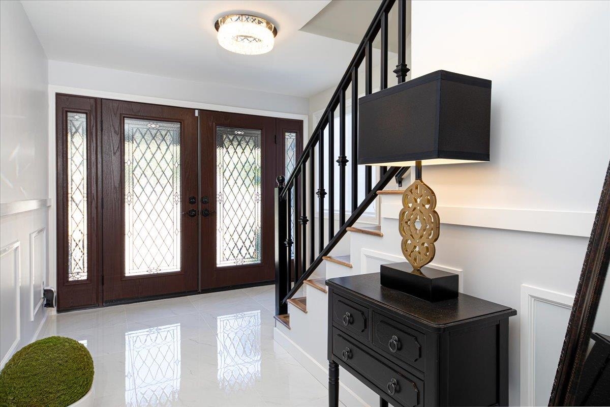 Detail Gallery Image 5 of 31 For 9400 Mountain Blvd, Oakland,  CA 94605 - 5 Beds | 3 Baths