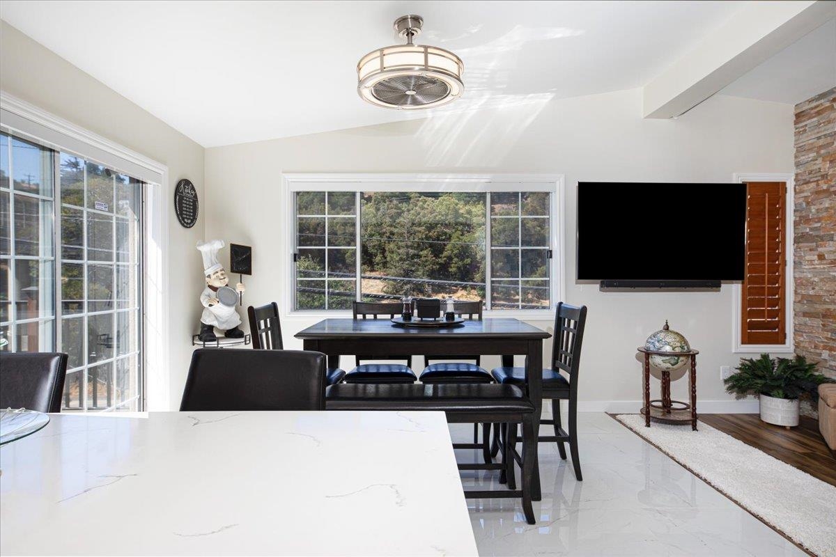 Detail Gallery Image 9 of 31 For 9400 Mountain Blvd, Oakland,  CA 94605 - 5 Beds | 3 Baths