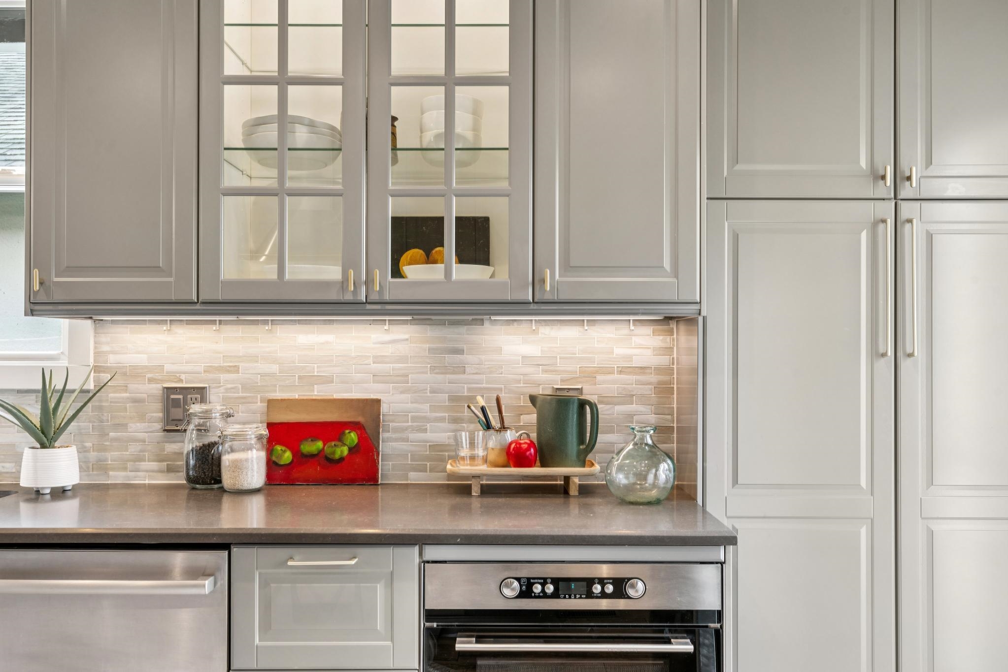 Detail Gallery Image 10 of 46 For 2728 Dohr Street, Berkeley,  CA 94702-2313 - 3 Beds | 2 Baths