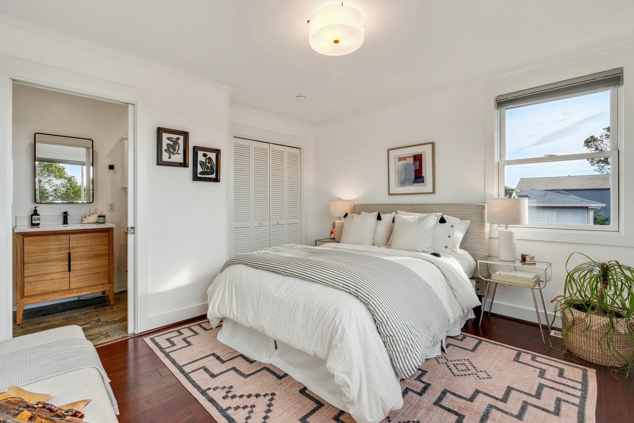 Detail Gallery Image 15 of 46 For 2728 Dohr Street, Berkeley,  CA 94702-2313 - 3 Beds | 2 Baths