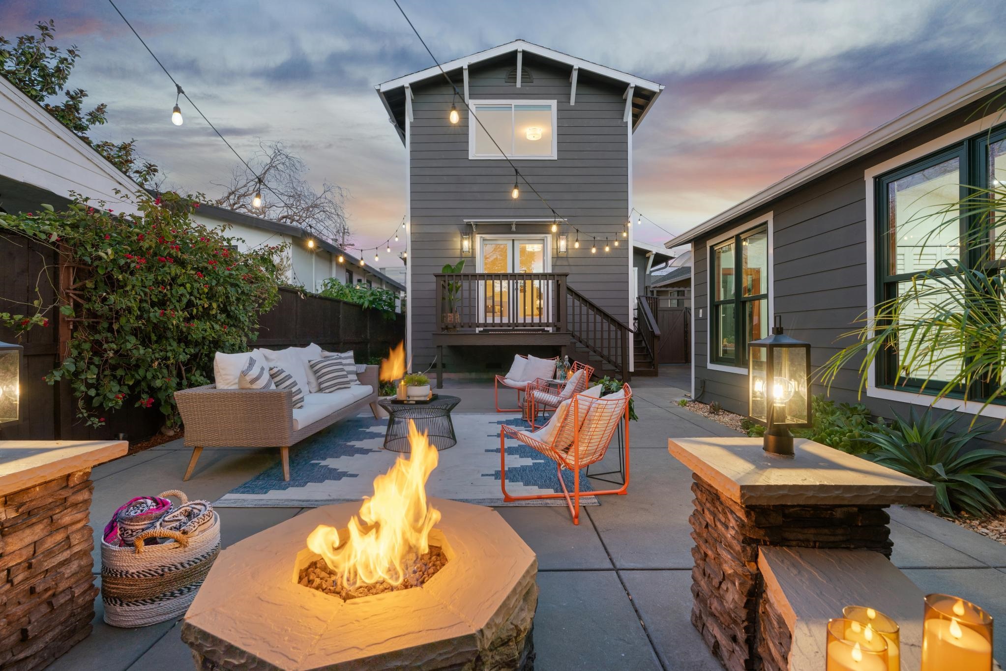 Detail Gallery Image 35 of 46 For 2728 Dohr Street, Berkeley,  CA 94702-2313 - 3 Beds | 2 Baths