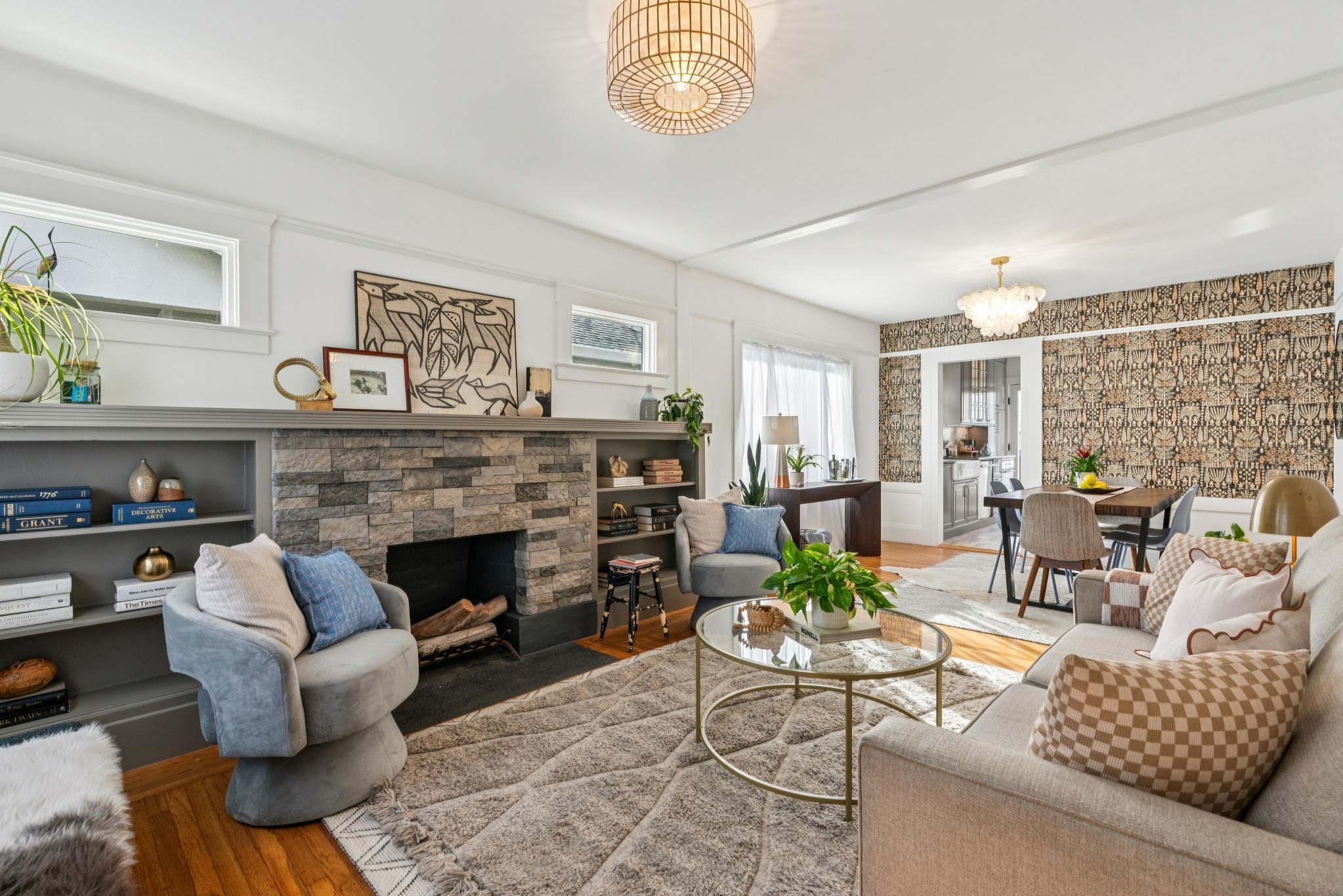 Detail Gallery Image 5 of 46 For 2728 Dohr Street, Berkeley,  CA 94702-2313 - 3 Beds | 2 Baths