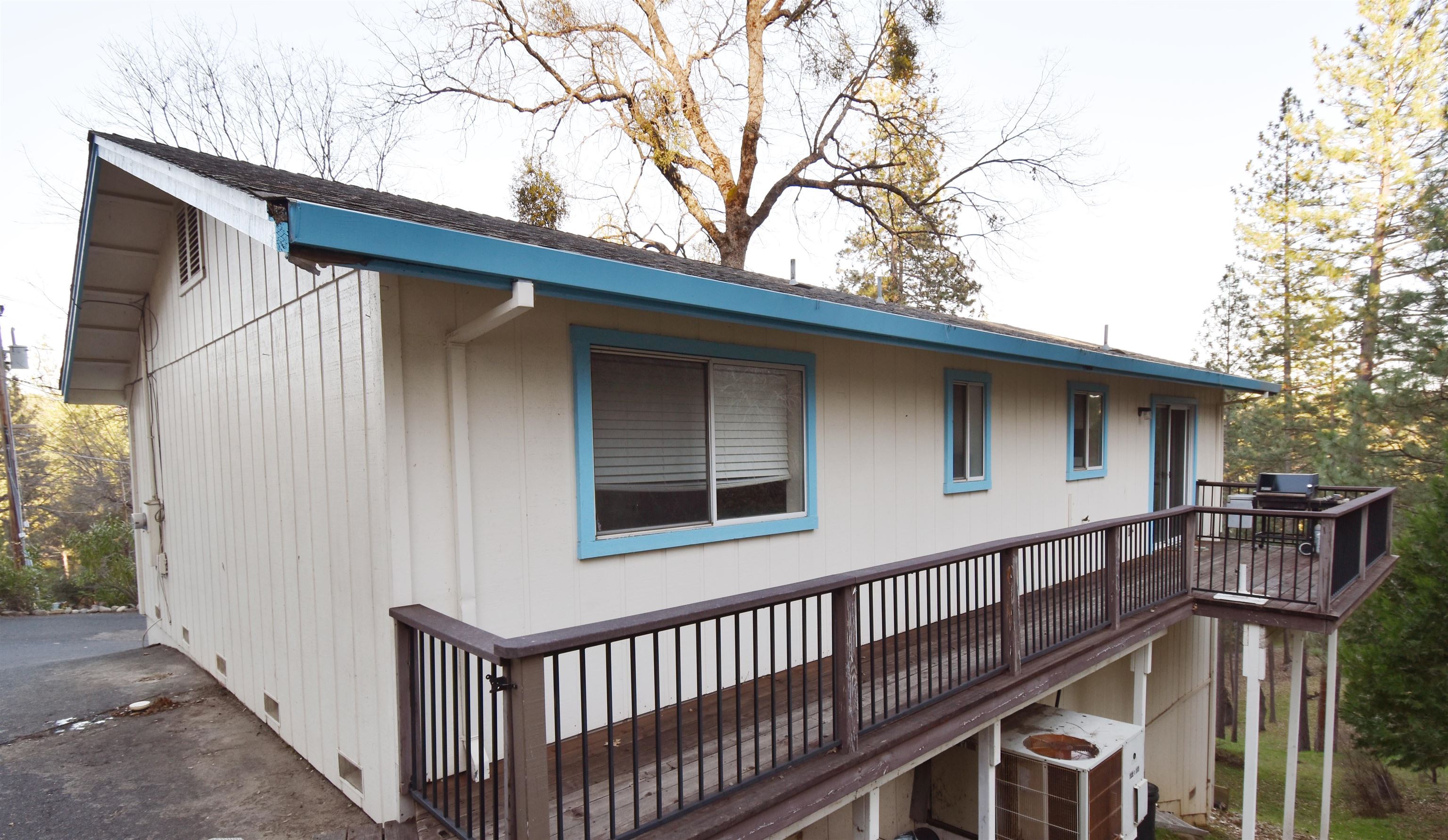 Detail Gallery Image 4 of 40 For 19283 James Circle, Groveland,  CA 95321 - 3 Beds | 2 Baths