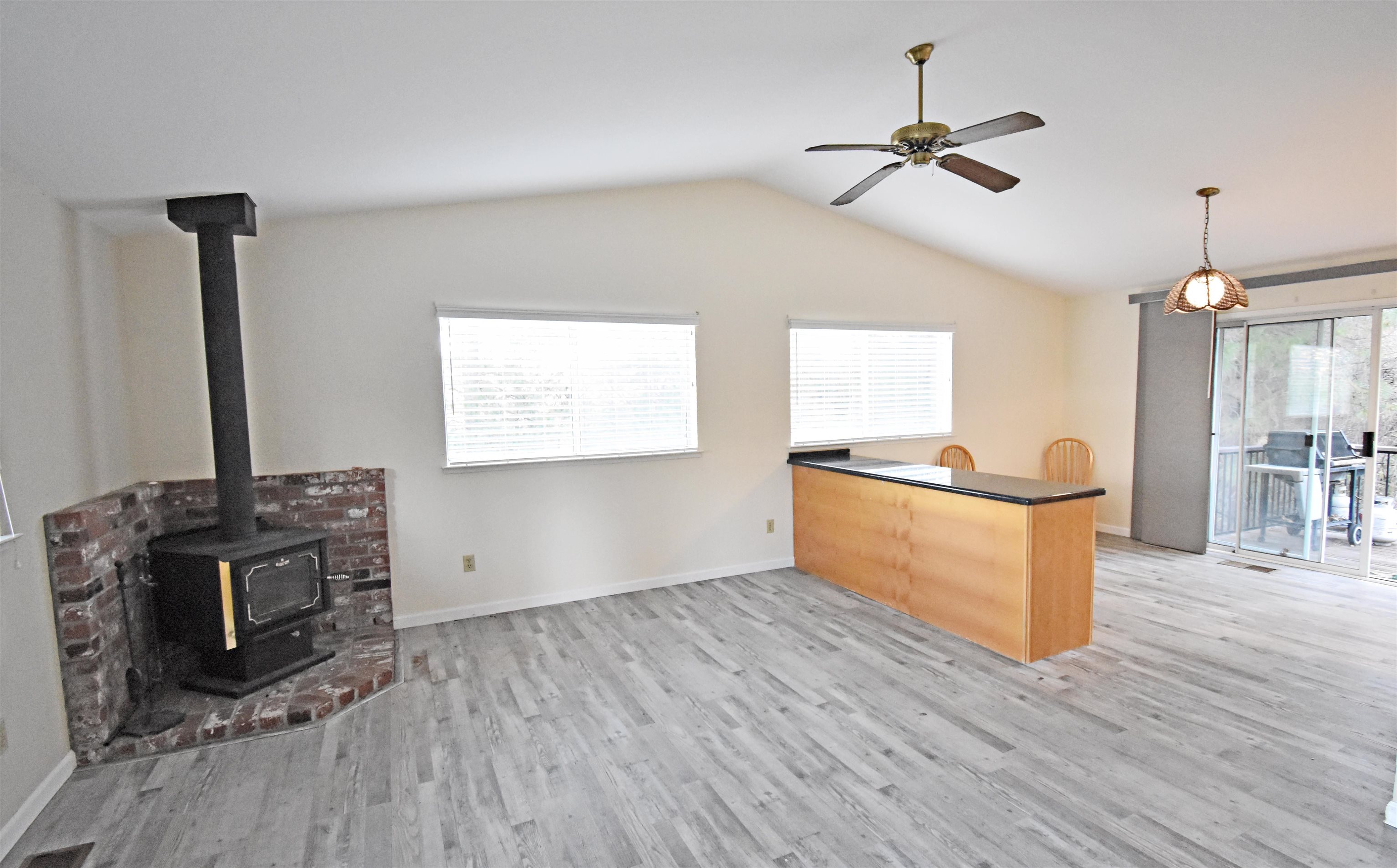 Detail Gallery Image 6 of 40 For 19283 James Circle, Groveland,  CA 95321 - 3 Beds | 2 Baths