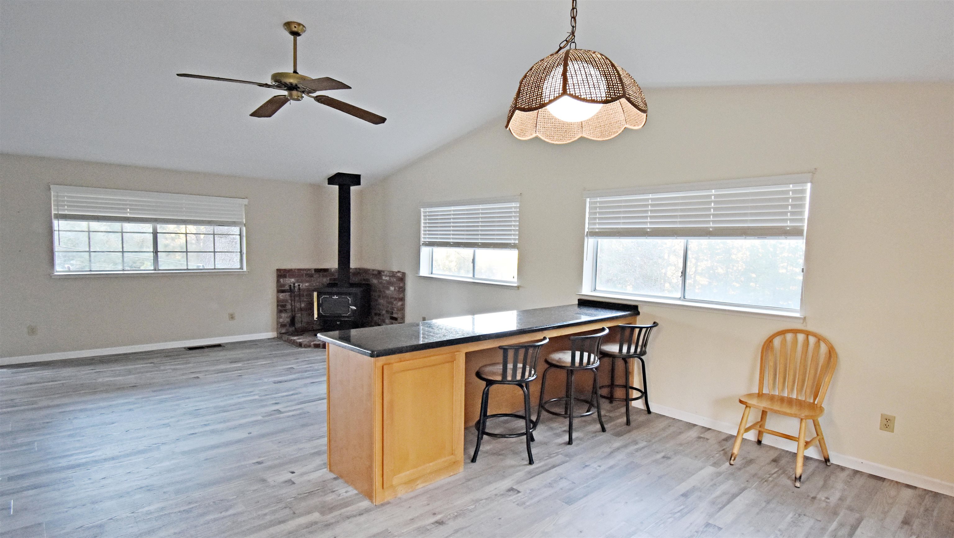 Detail Gallery Image 9 of 40 For 19283 James Circle, Groveland,  CA 95321 - 3 Beds | 2 Baths