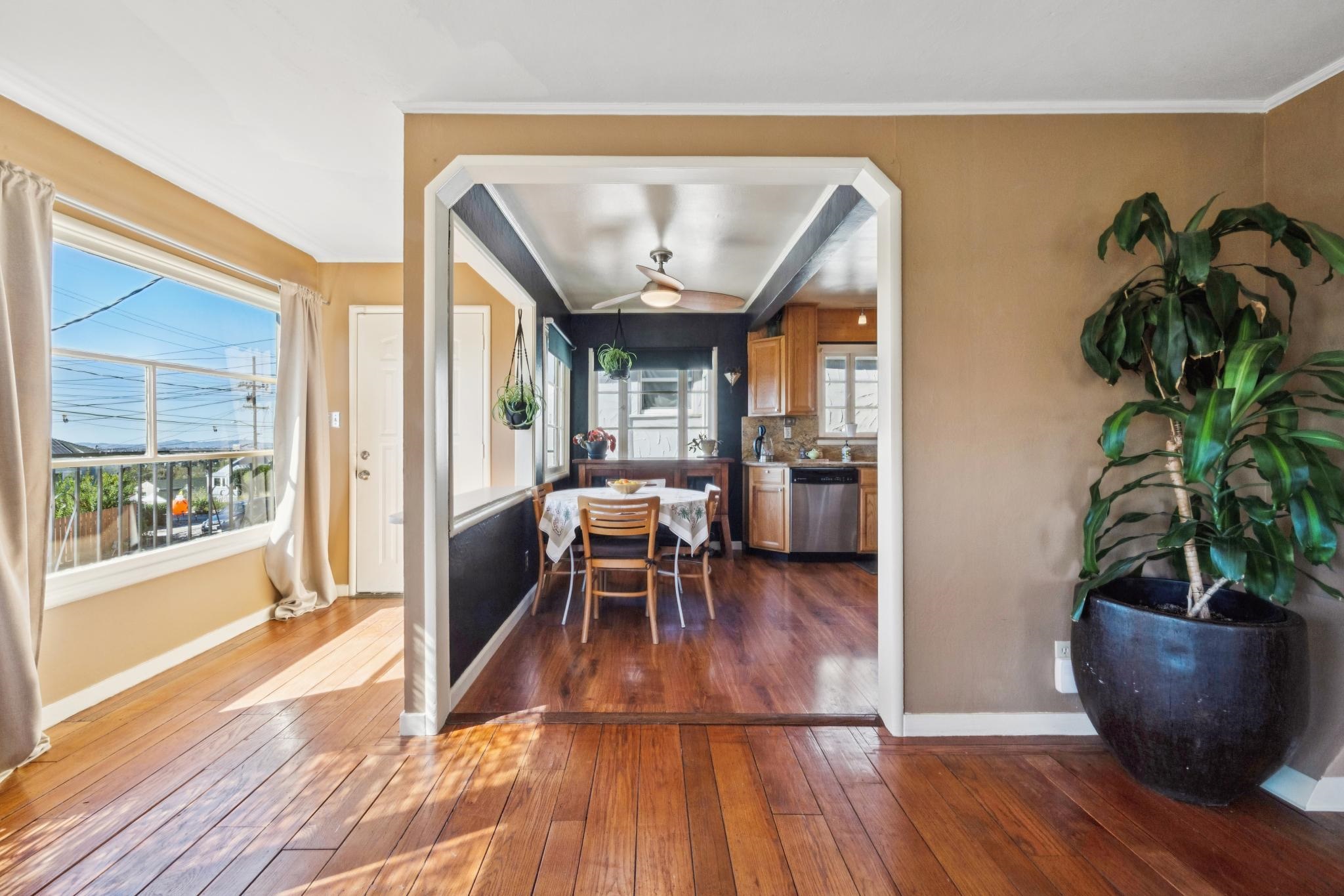 Detail Gallery Image 13 of 52 For 10768 Sheldon St, Oakland,  CA 94605 - 3 Beds | 2 Baths