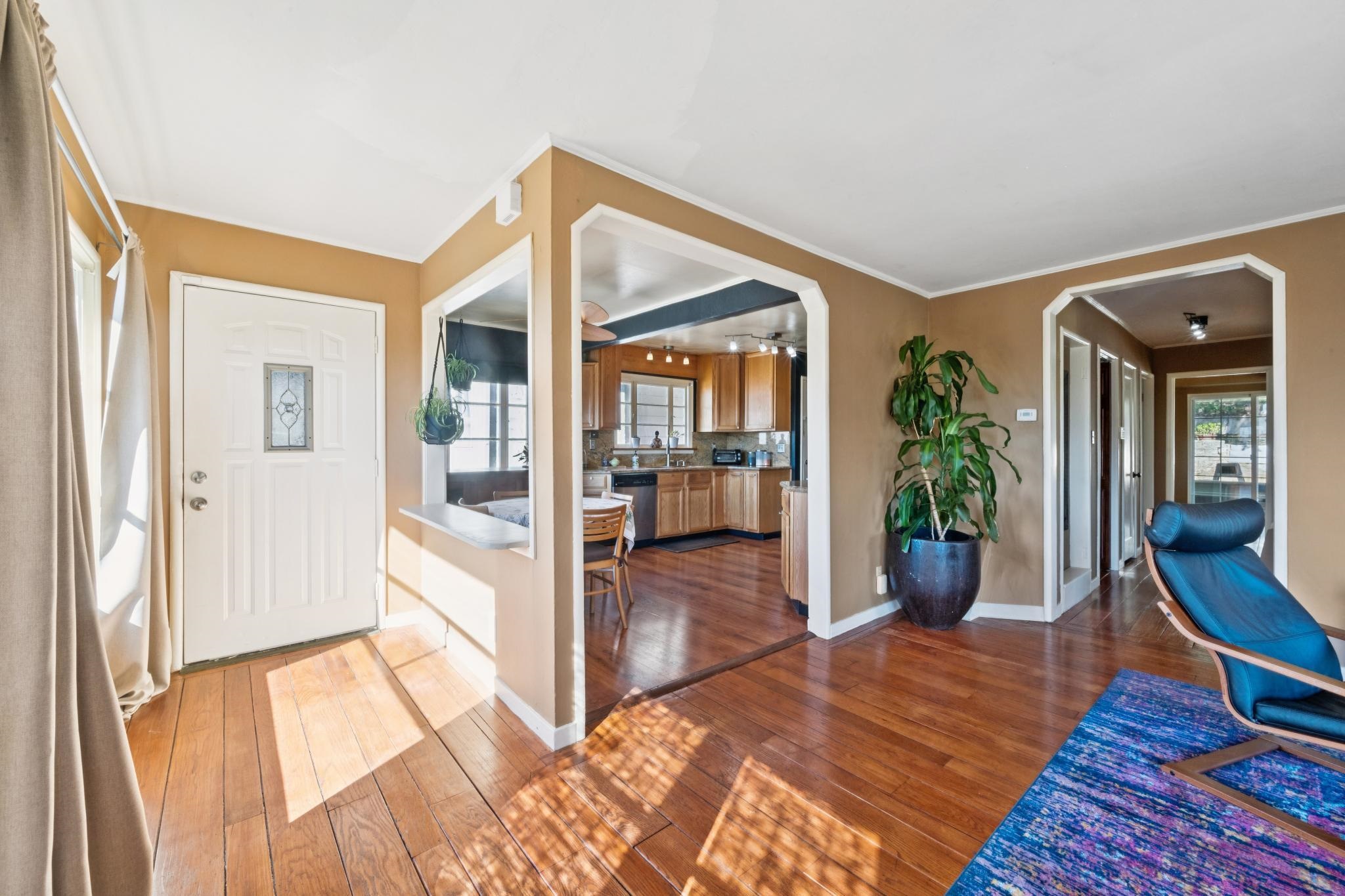 Detail Gallery Image 14 of 52 For 10768 Sheldon St, Oakland,  CA 94605 - 3 Beds | 2 Baths
