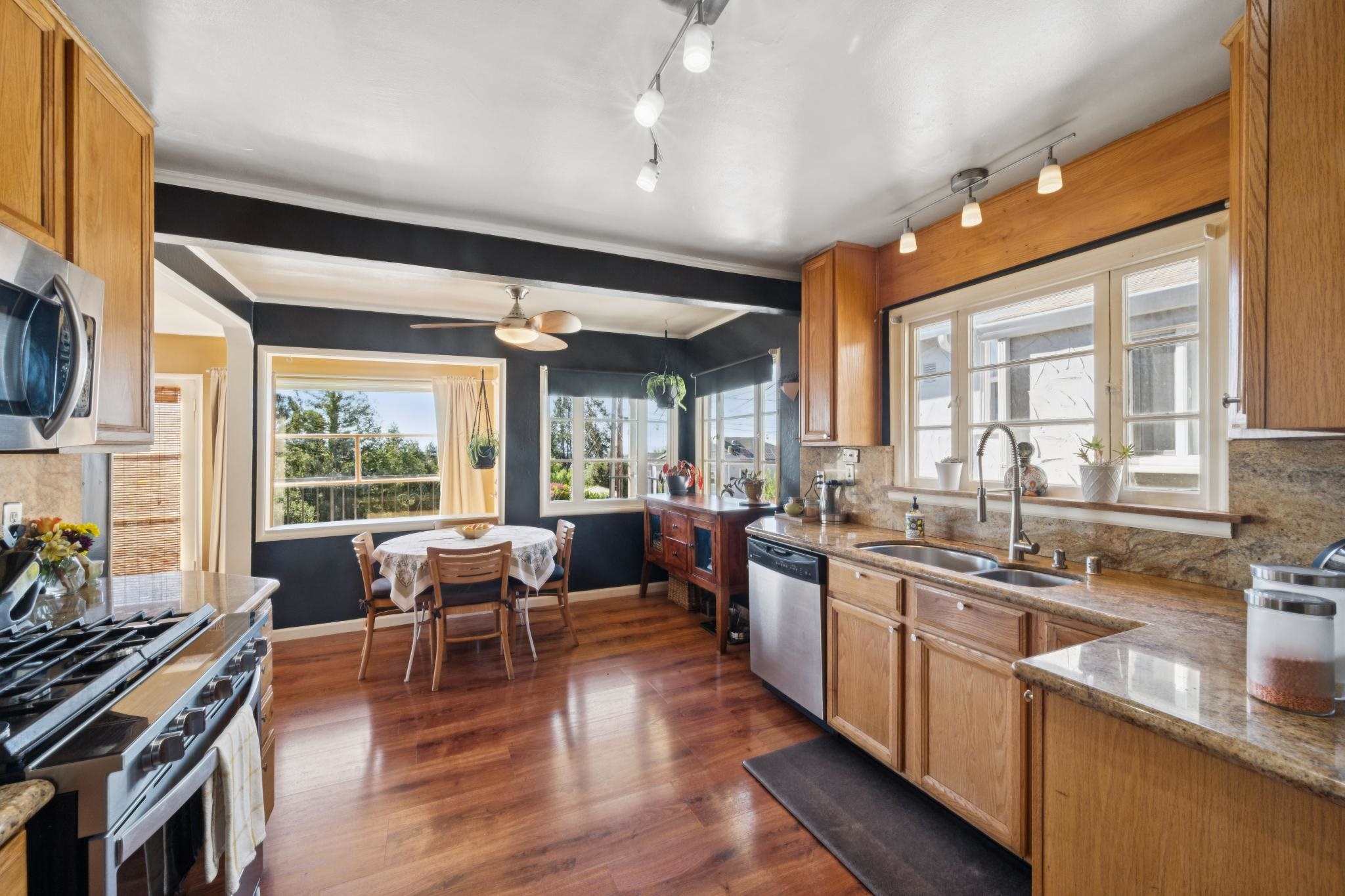 Detail Gallery Image 22 of 52 For 10768 Sheldon St, Oakland,  CA 94605 - 3 Beds | 2 Baths