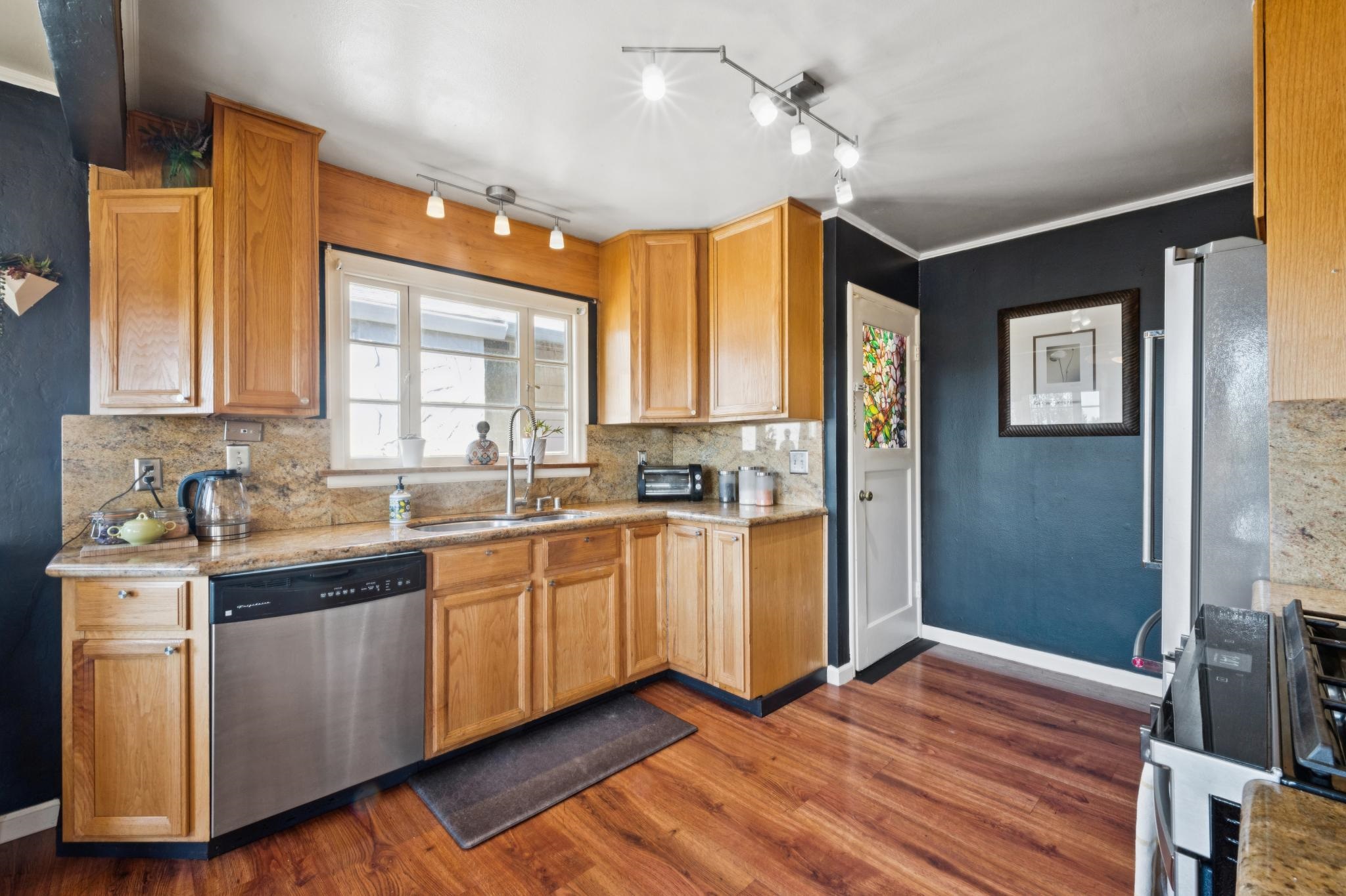 Detail Gallery Image 23 of 52 For 10768 Sheldon St, Oakland,  CA 94605 - 3 Beds | 2 Baths