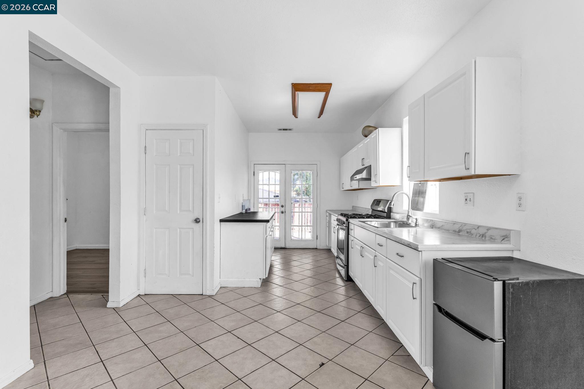 Detail Gallery Image 13 of 30 For 528 S 29th St, Richmond,  CA 94804 - 3 Beds | 1/1 Baths