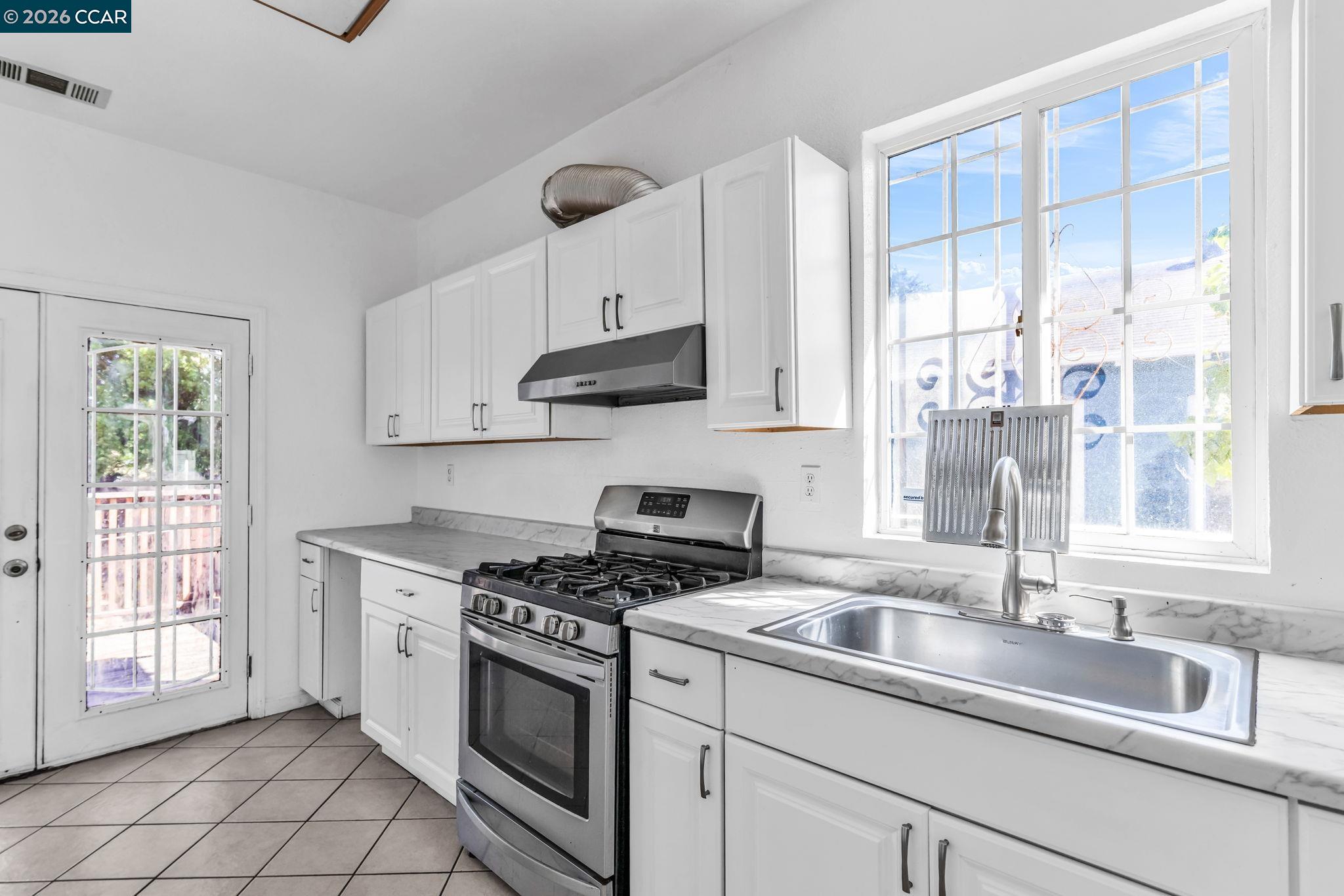 Detail Gallery Image 15 of 30 For 528 S 29th St, Richmond,  CA 94804 - 3 Beds | 1/1 Baths
