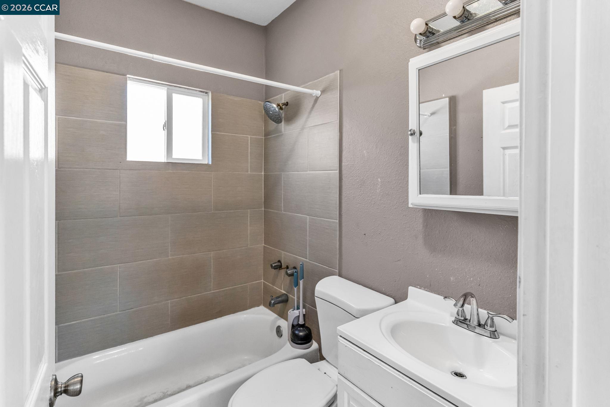 Detail Gallery Image 24 of 30 For 528 S 29th St, Richmond,  CA 94804 - 3 Beds | 1/1 Baths