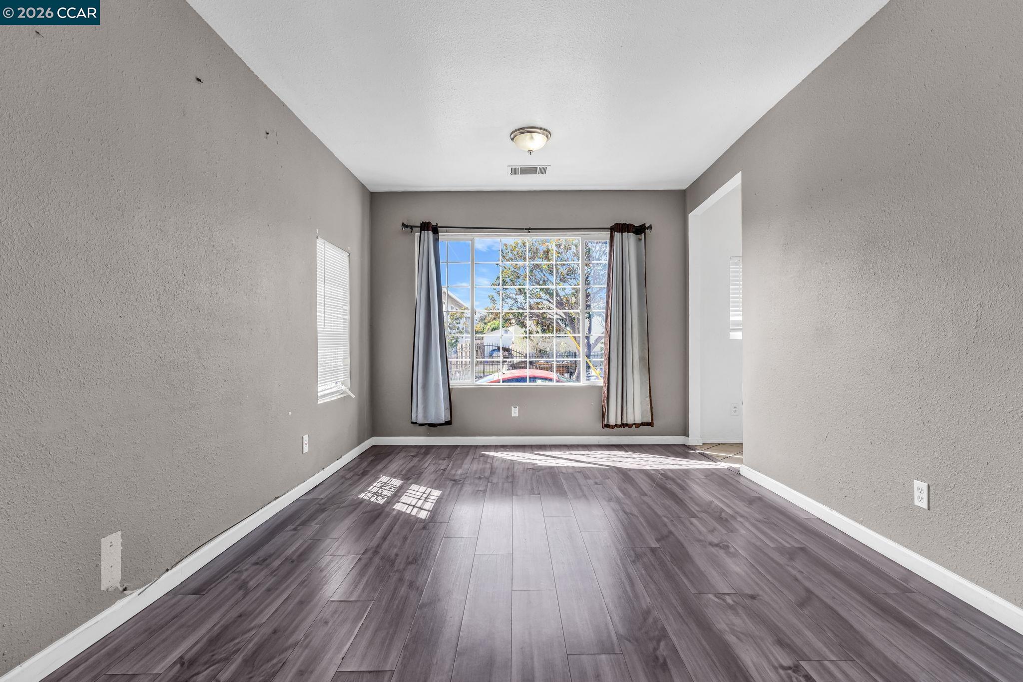 Detail Gallery Image 5 of 30 For 528 S 29th St, Richmond,  CA 94804 - 3 Beds | 1/1 Baths
