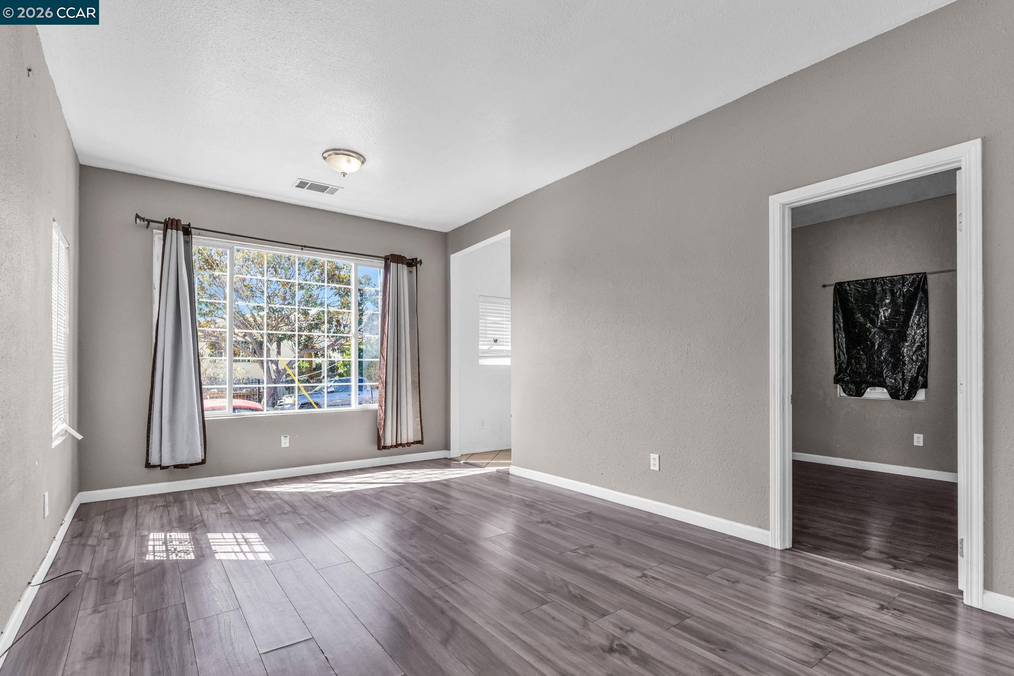 Detail Gallery Image 6 of 30 For 528 S 29th St, Richmond,  CA 94804 - 3 Beds | 1/1 Baths