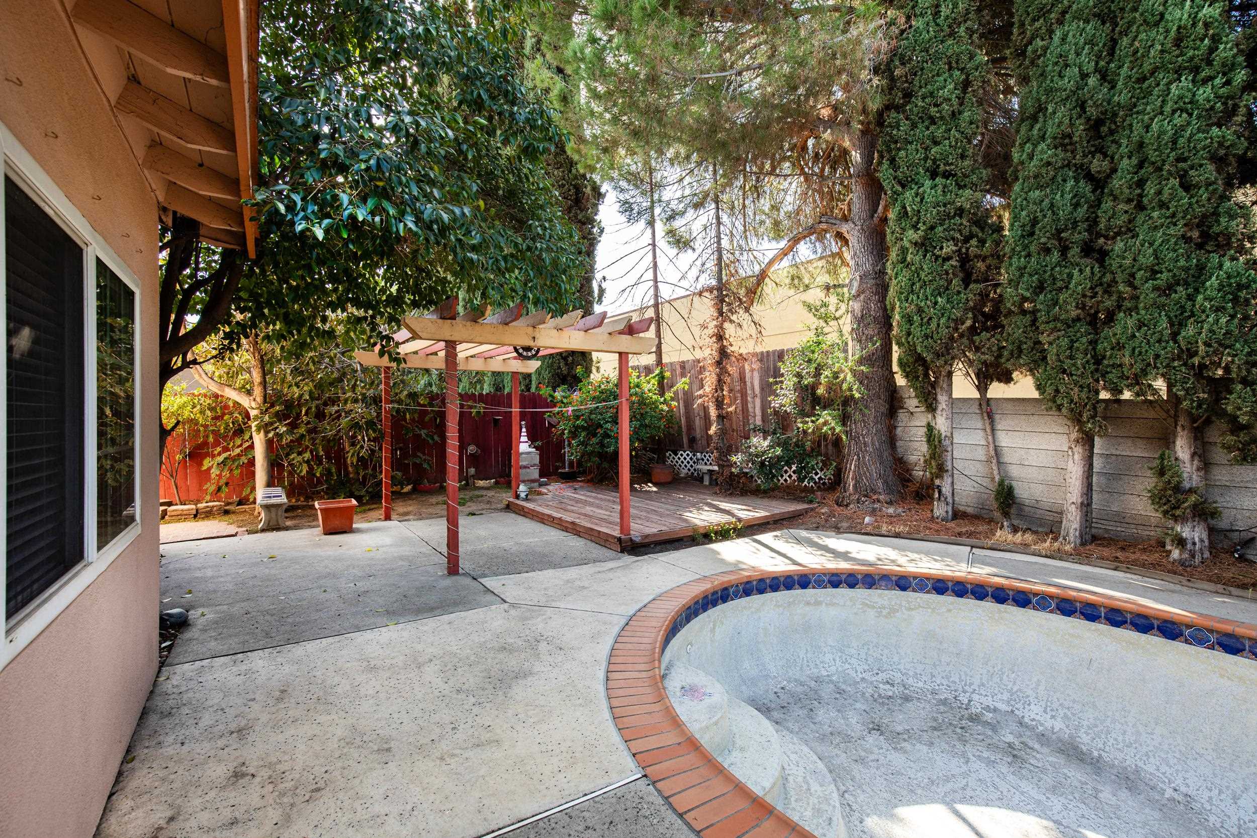 Detail Gallery Image 11 of 56 For 3241 Arnaudo Ln, Tracy,  CA 95376 - 3 Beds | 2/1 Baths