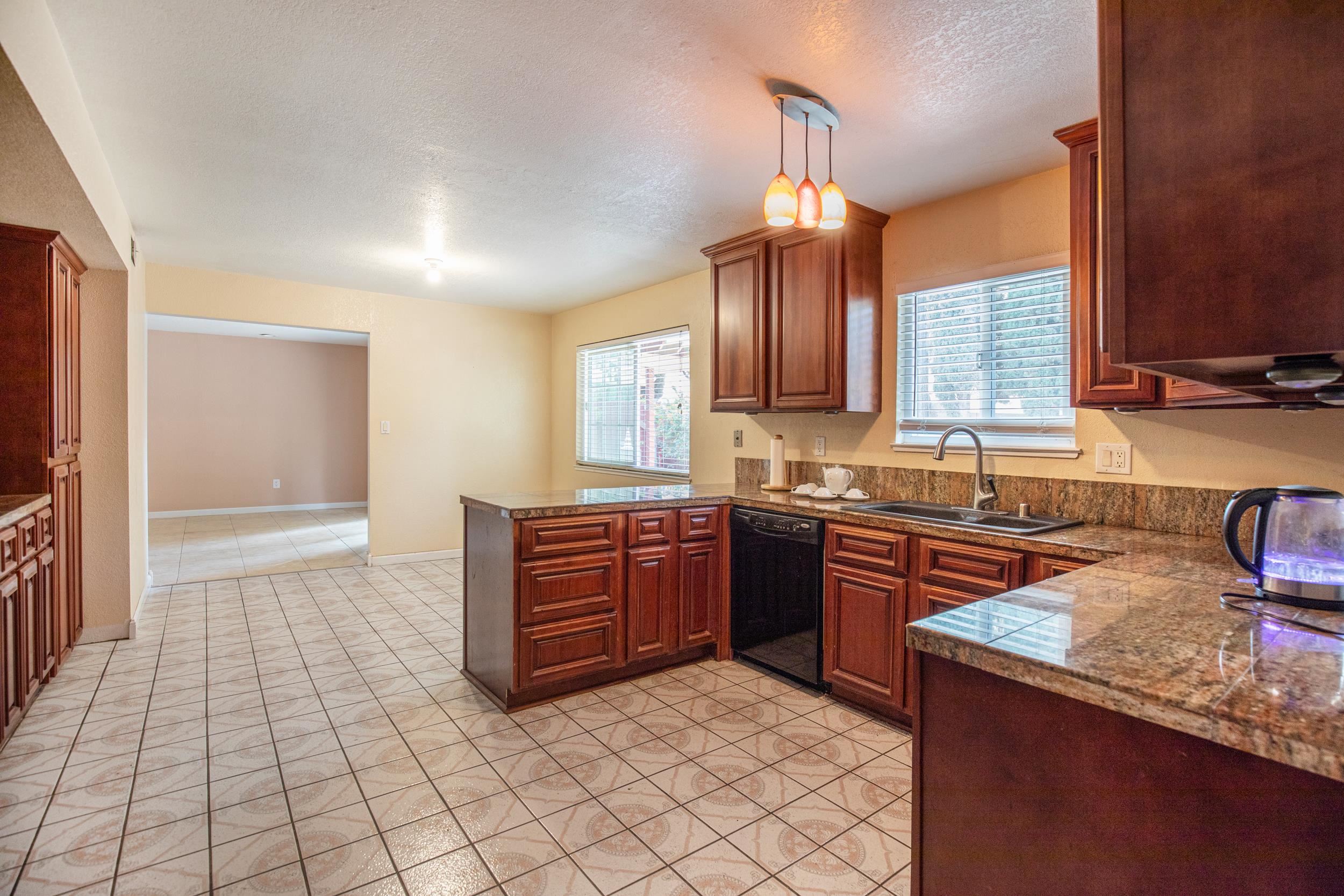 Detail Gallery Image 44 of 56 For 3241 Arnaudo Ln, Tracy,  CA 95376 - 3 Beds | 2/1 Baths