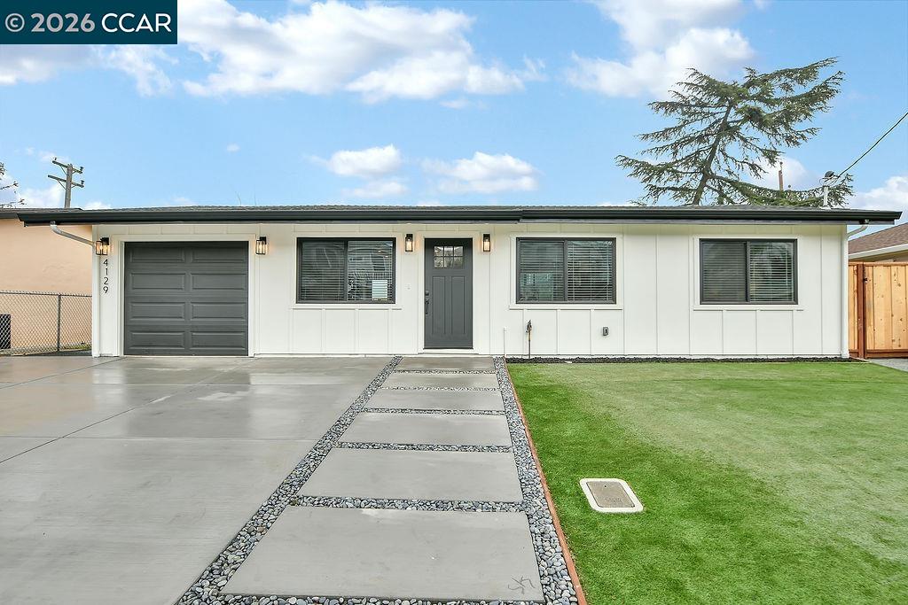 Detail Gallery Image 2 of 31 For 4129 Cabrilho Dr, Martinez,  CA 94555-3 - 3 Beds | 1 Baths