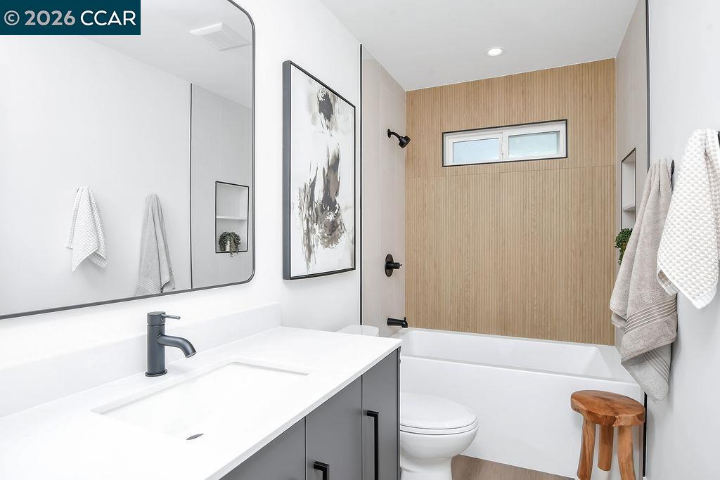 Detail Gallery Image 11 of 31 For 4129 Cabrilho Dr, Martinez,  CA 94555-3 - 3 Beds | 1 Baths