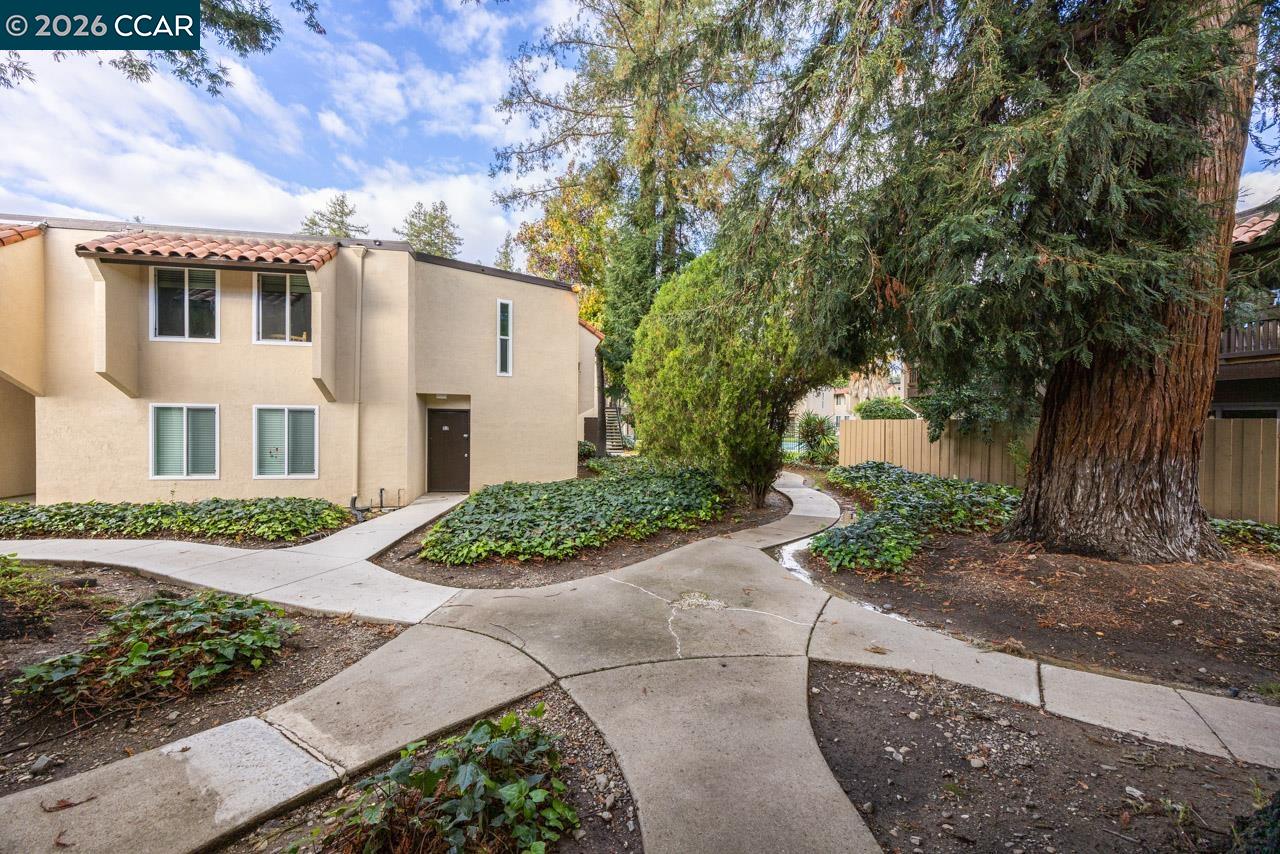 Photo #2: 41121473 Listing: Photo #2