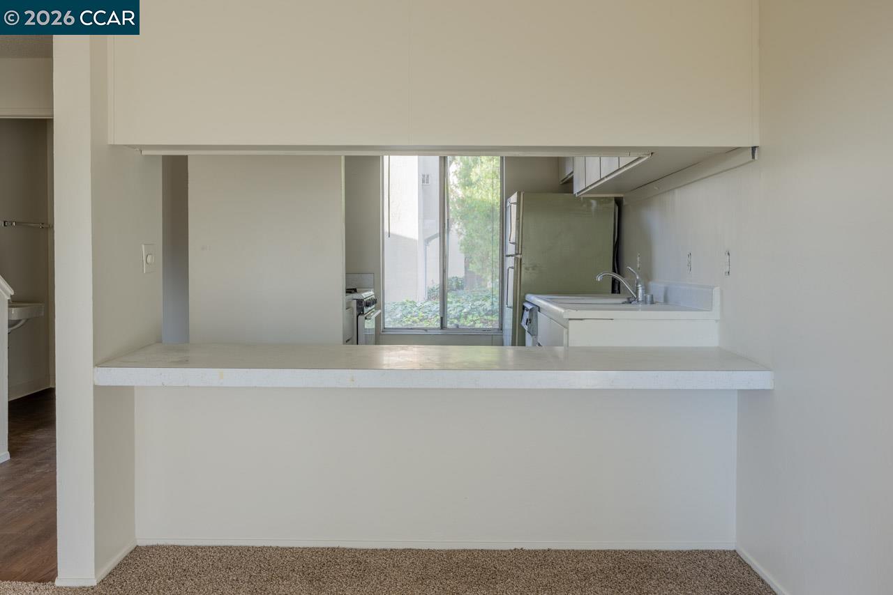 Photo #4: 41121473 Listing: Photo #4