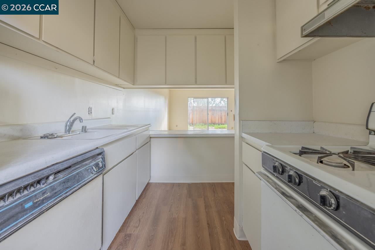 Photo #5: 41121473 Listing: Photo #5