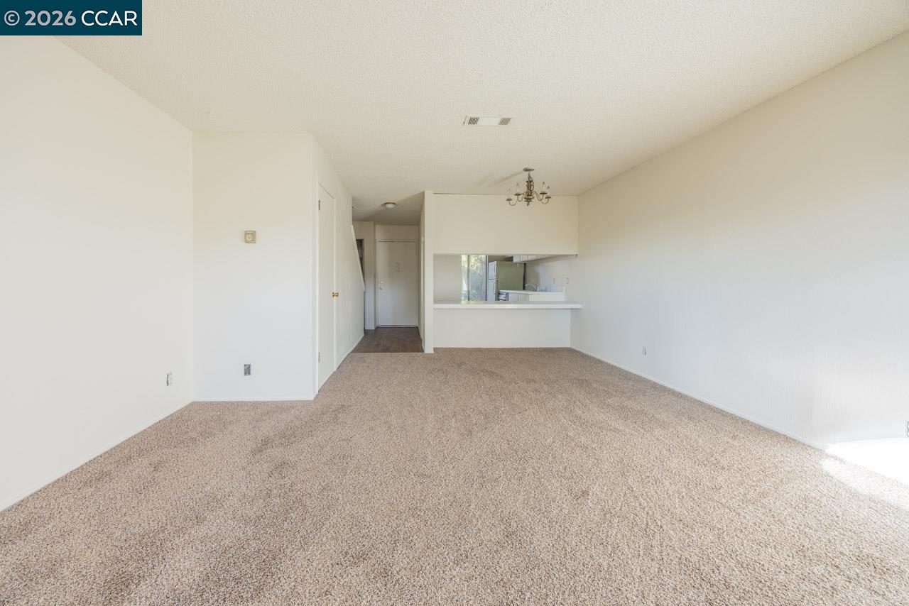 Photo #7: 41121473 Listing: Photo #7