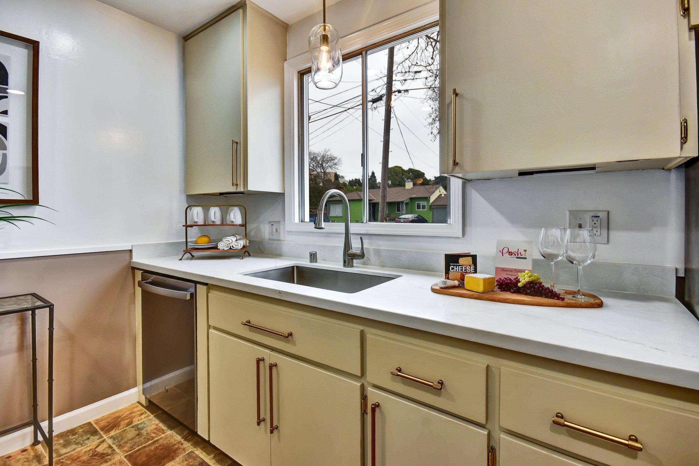 Detail Gallery Image 15 of 43 For 1757 143rd Ave, San Leandro,  CA 94578 - 2 Beds | 1 Baths