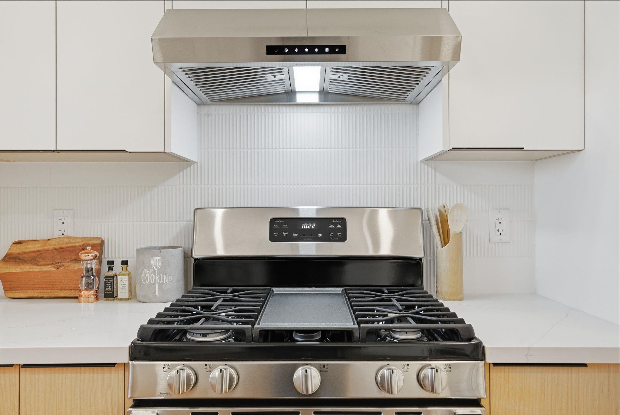 Detail Gallery Image 15 of 36 For 1594 Hallbrook Dr, San Jose,  CA 95118 - 4 Beds | 2 Baths