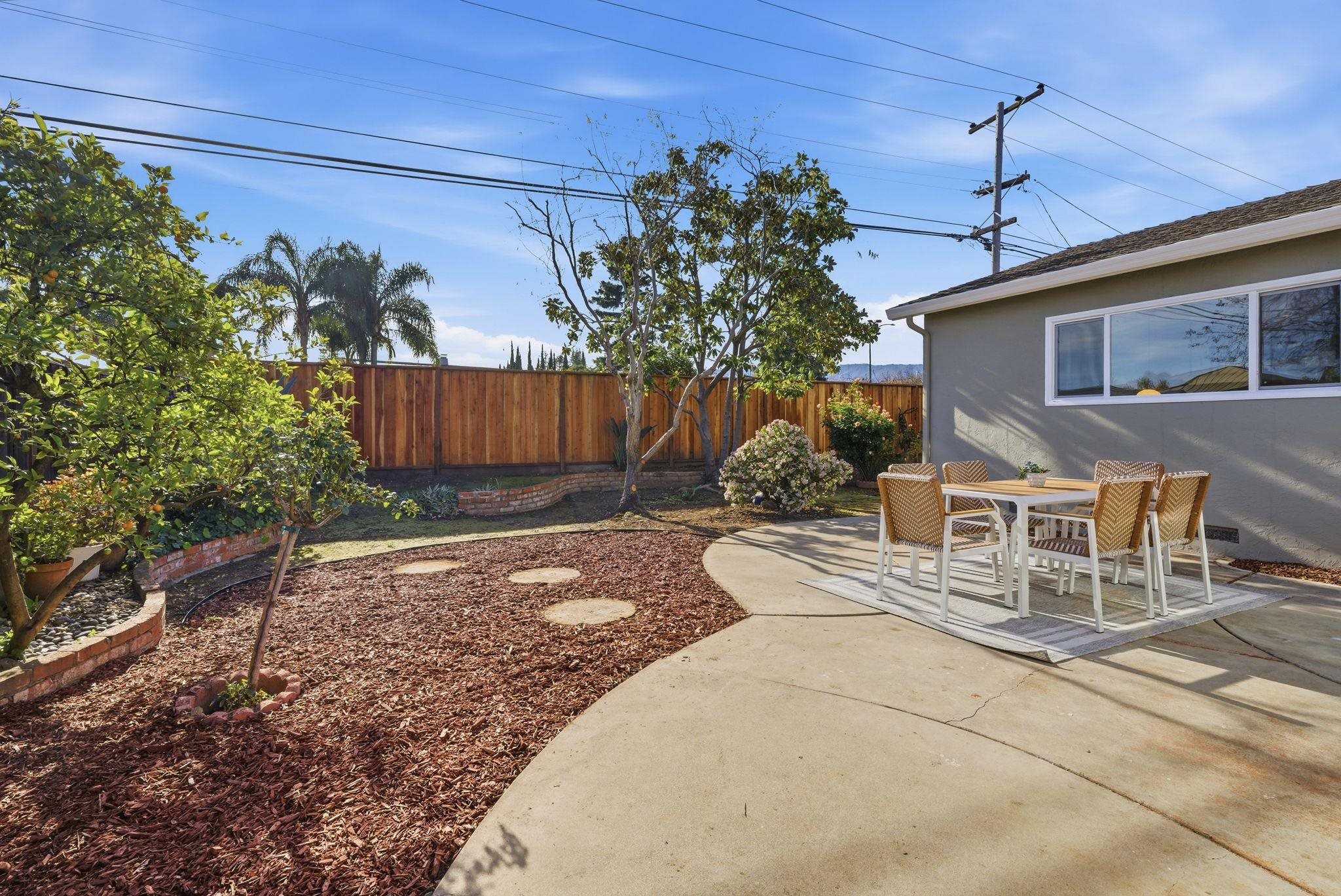 Detail Gallery Image 28 of 36 For 1594 Hallbrook Dr, San Jose,  CA 95118 - 4 Beds | 2 Baths