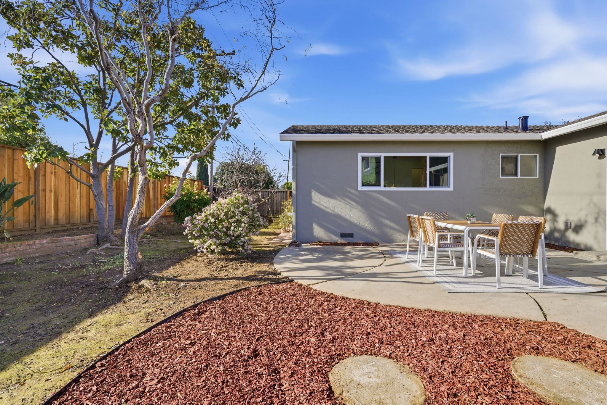 Detail Gallery Image 29 of 36 For 1594 Hallbrook Dr, San Jose,  CA 95118 - 4 Beds | 2 Baths