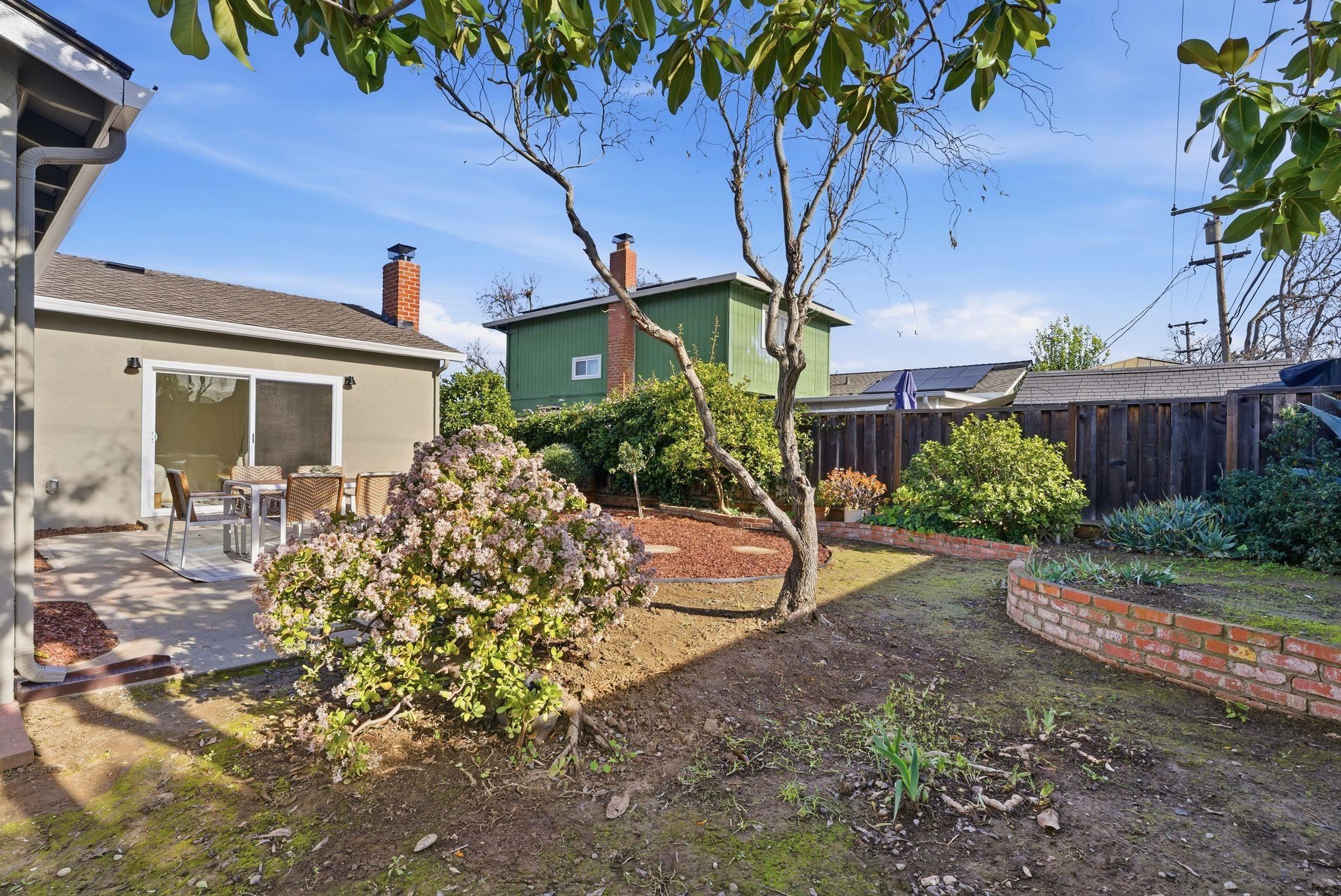 Detail Gallery Image 31 of 36 For 1594 Hallbrook Dr, San Jose,  CA 95118 - 4 Beds | 2 Baths