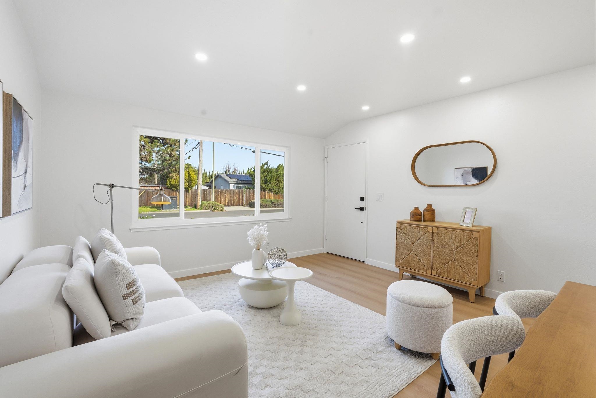 Detail Gallery Image 6 of 36 For 1594 Hallbrook Dr, San Jose,  CA 95118 - 4 Beds | 2 Baths