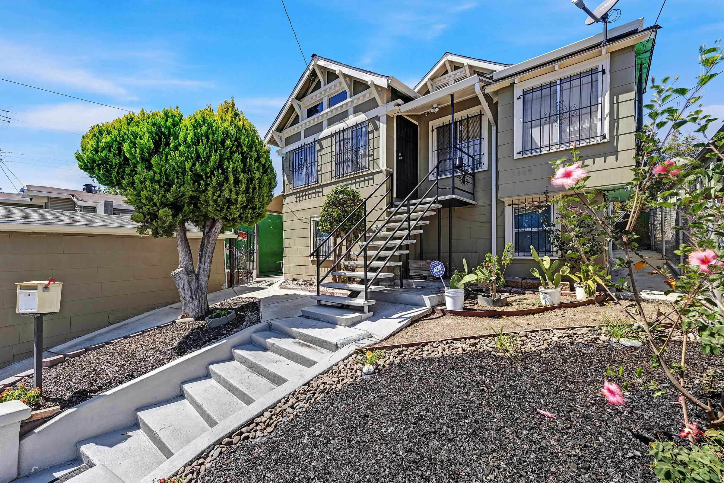 Detail Gallery Image 6 of 42 For 2309 High St, Oakland,  CA 94601 - 3 Beds | 2/1 Baths