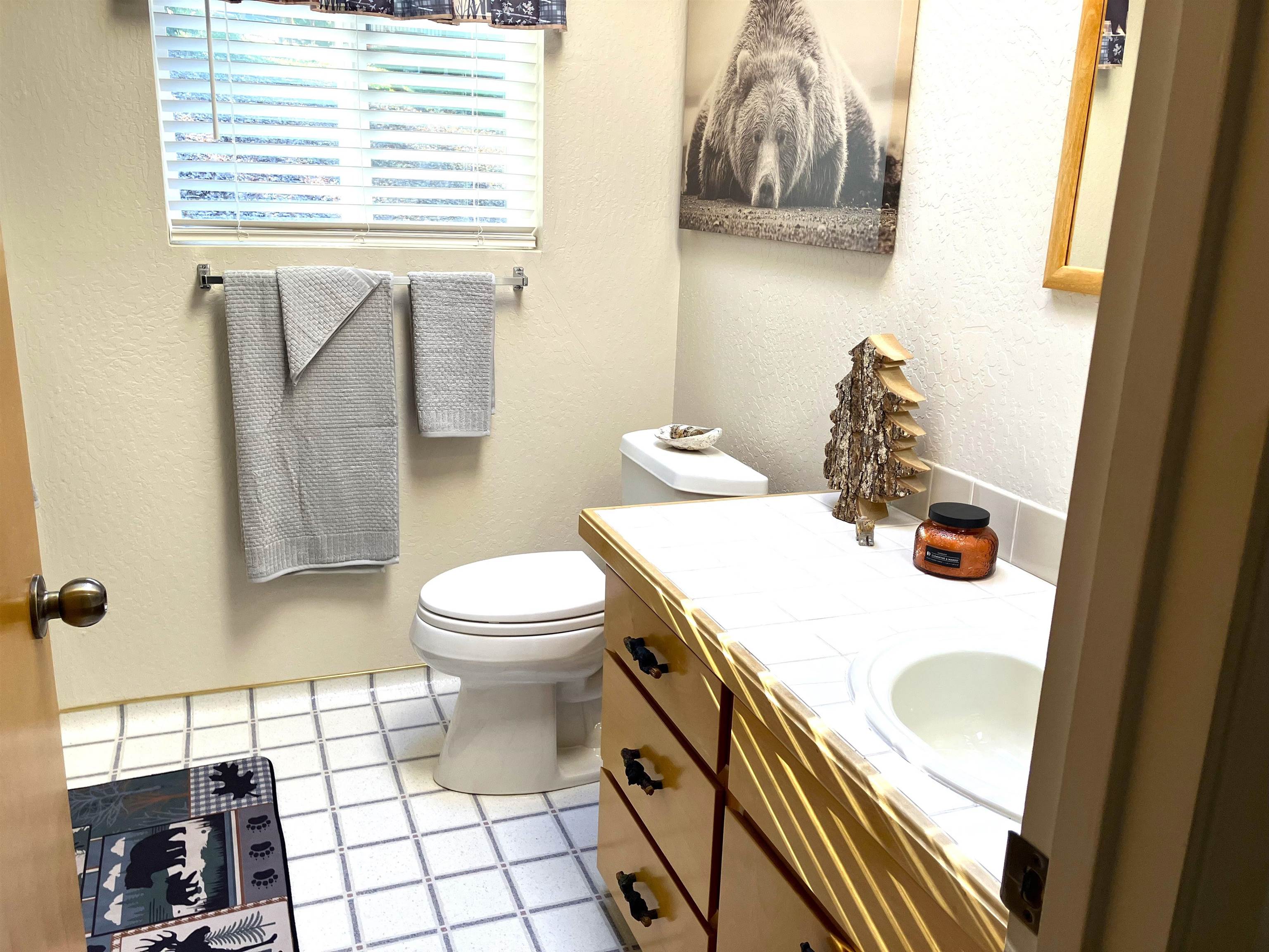 Detail Gallery Image 17 of 56 For 18996 Digger Pine St., Groveland,  CA 95321 - 2 Beds | 2 Baths