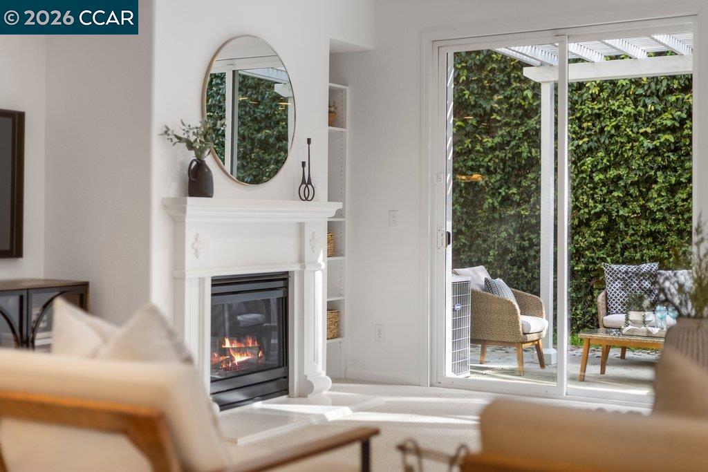 Front Image Thumbnail for CC41121492