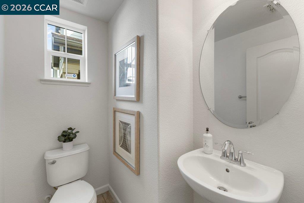 Detail Gallery Image 18 of 39 For 517 Falling Star Dr, Martinez,  CA 94553 - 3 Beds | 2/1 Baths