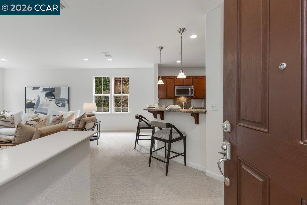 Detail Gallery Image 3 of 39 For 517 Falling Star Dr, Martinez,  CA 94553 - 3 Beds | 2/1 Baths