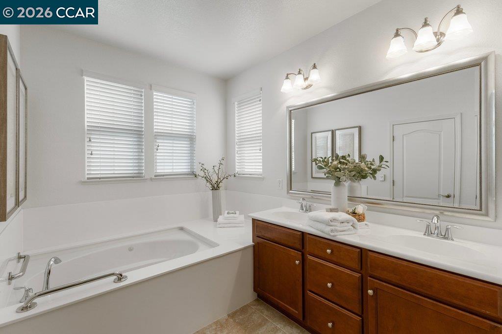 Detail Gallery Image 29 of 39 For 517 Falling Star Dr, Martinez,  CA 94553 - 3 Beds | 2/1 Baths