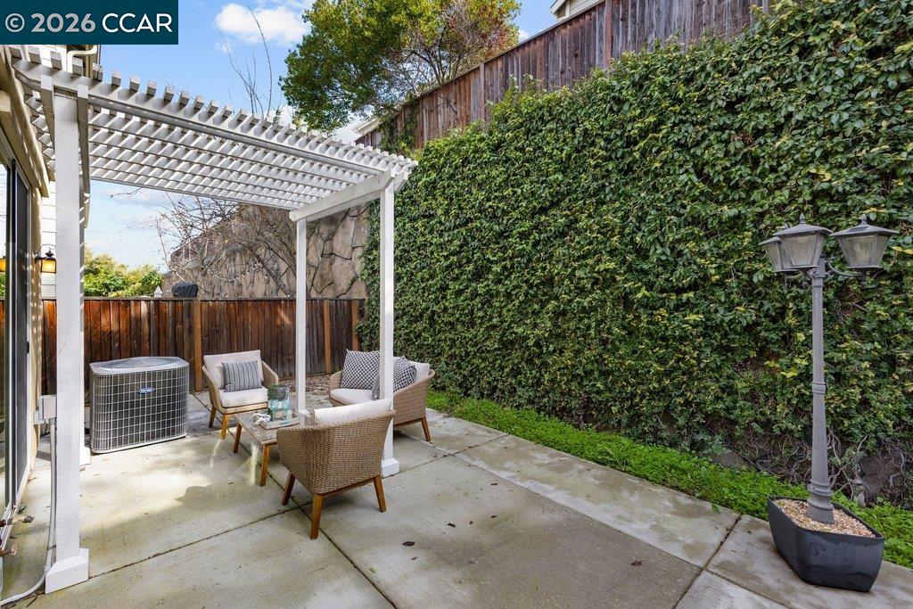 Detail Gallery Image 37 of 39 For 517 Falling Star Dr, Martinez,  CA 94553 - 3 Beds | 2/1 Baths