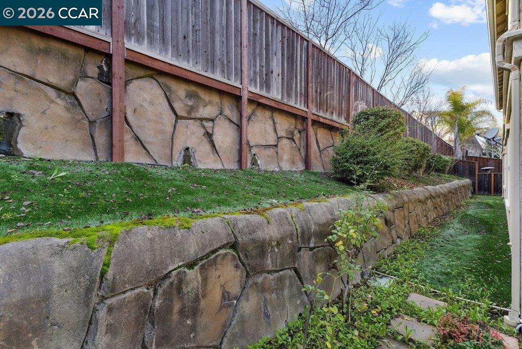 Detail Gallery Image 39 of 39 For 517 Falling Star Dr, Martinez,  CA 94553 - 3 Beds | 2/1 Baths