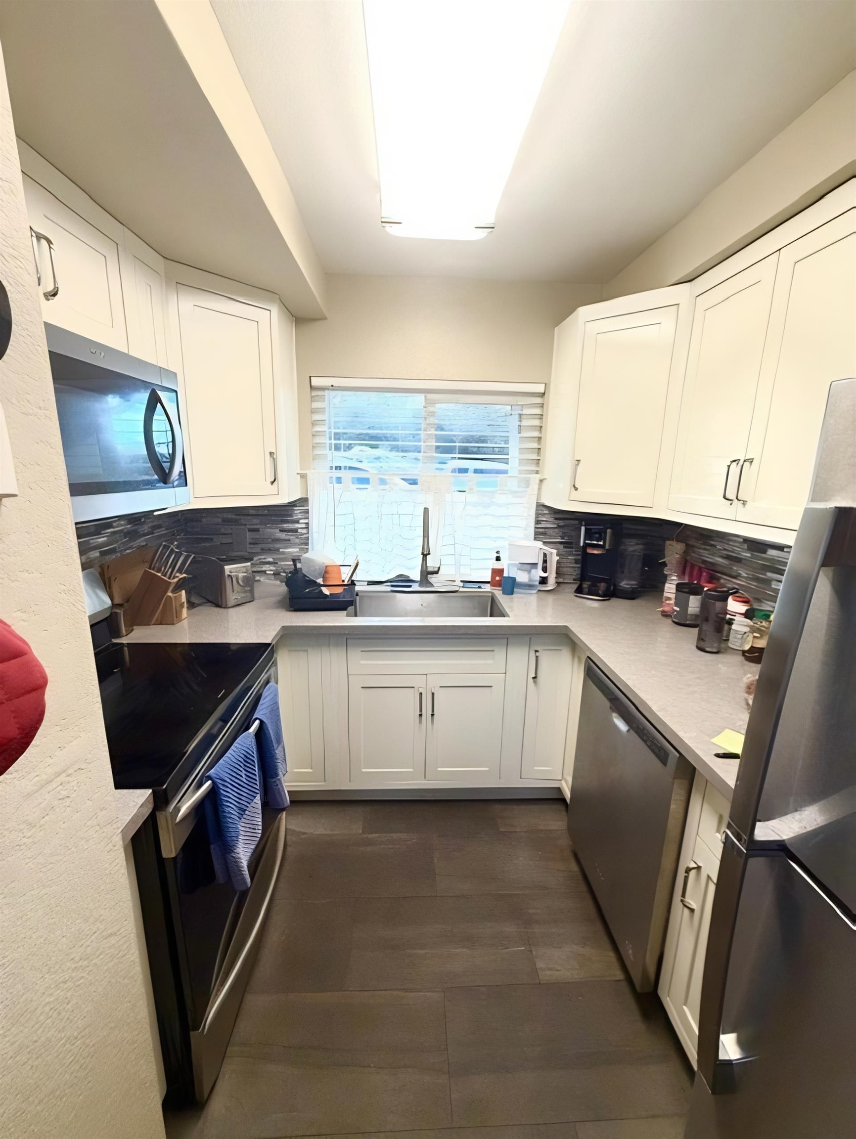 Detail Gallery Image 7 of 17 For 2925 Wycliffe Ct, San Jose,  CA 95148 - 2 Beds | 1/1 Baths