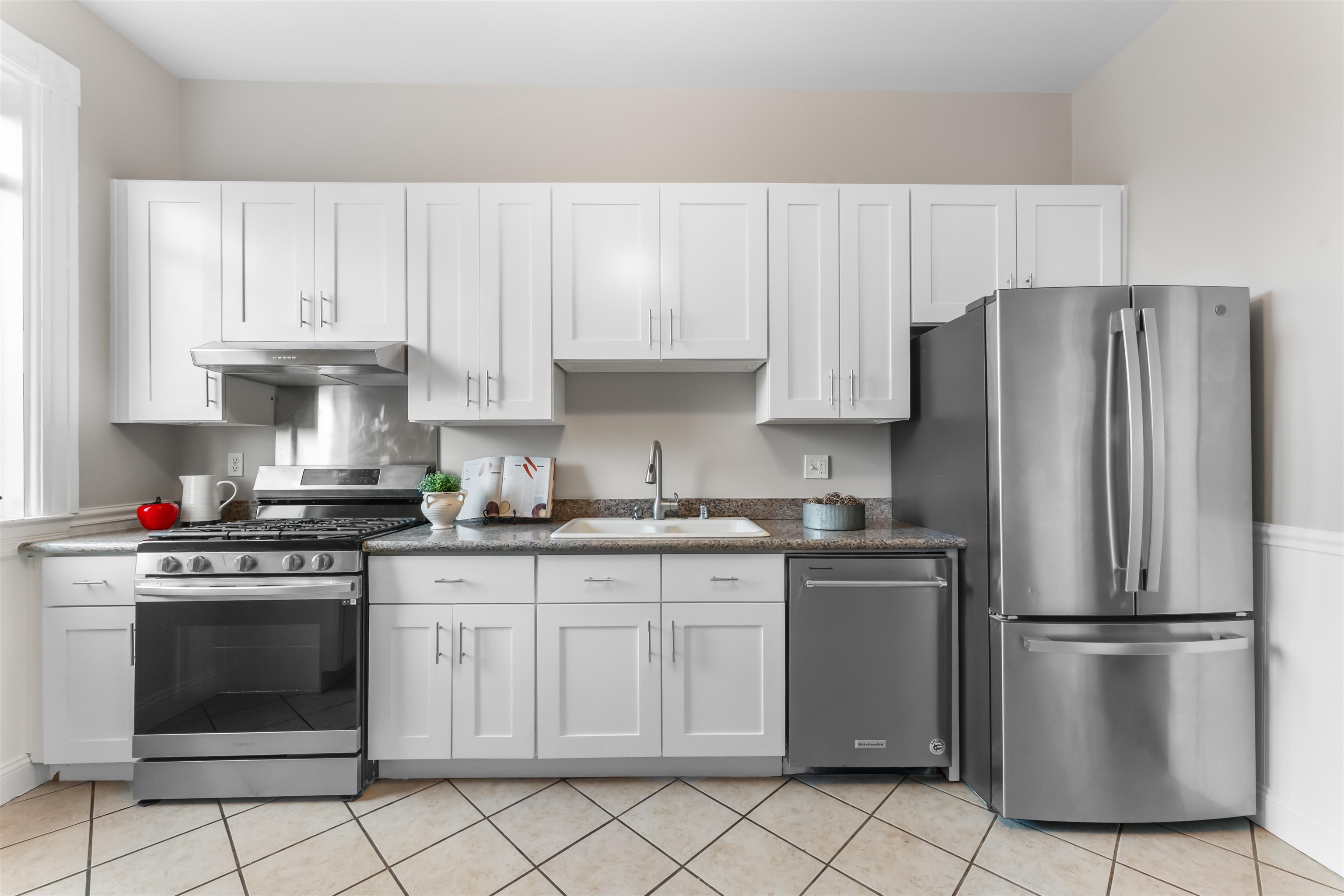 Detail Gallery Image 11 of 23 For 1046 Alcatraz Ave, Oakland,  CA 94608 - – Beds | – Baths